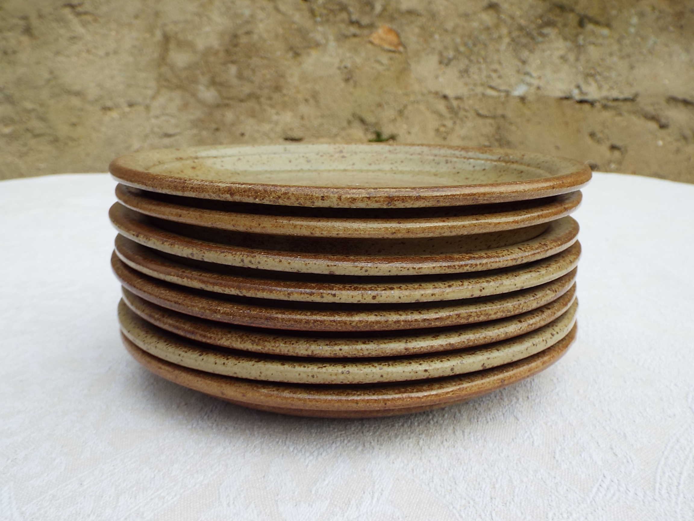 8 stoneware dessert plates