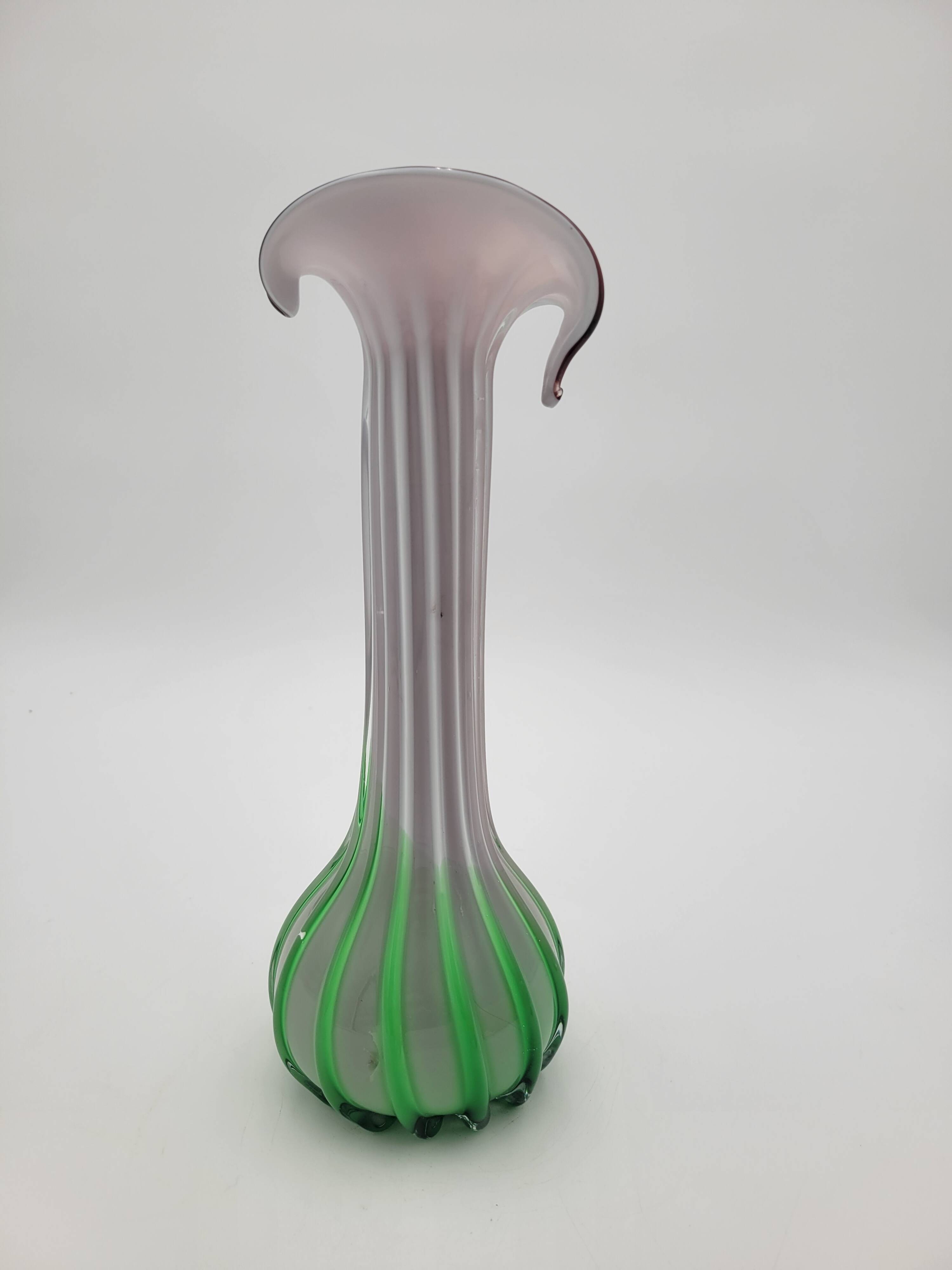 Murano glass vase "Jack in the Pulpit" green and purple