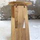 Tabouret Suzy par Adrian Reed en hêtre