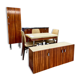 Complete kitchen in formica from the 60s