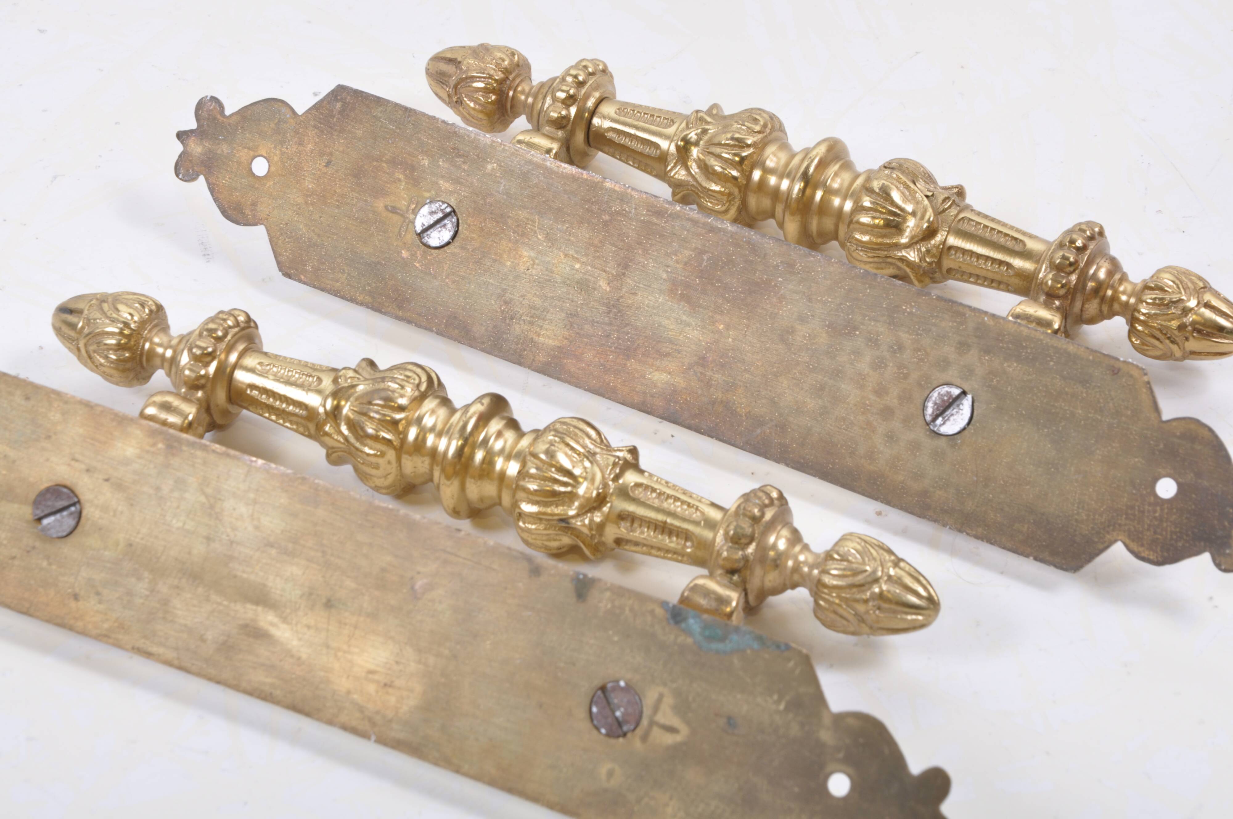 Pair of pull handles for a swing door / antique /