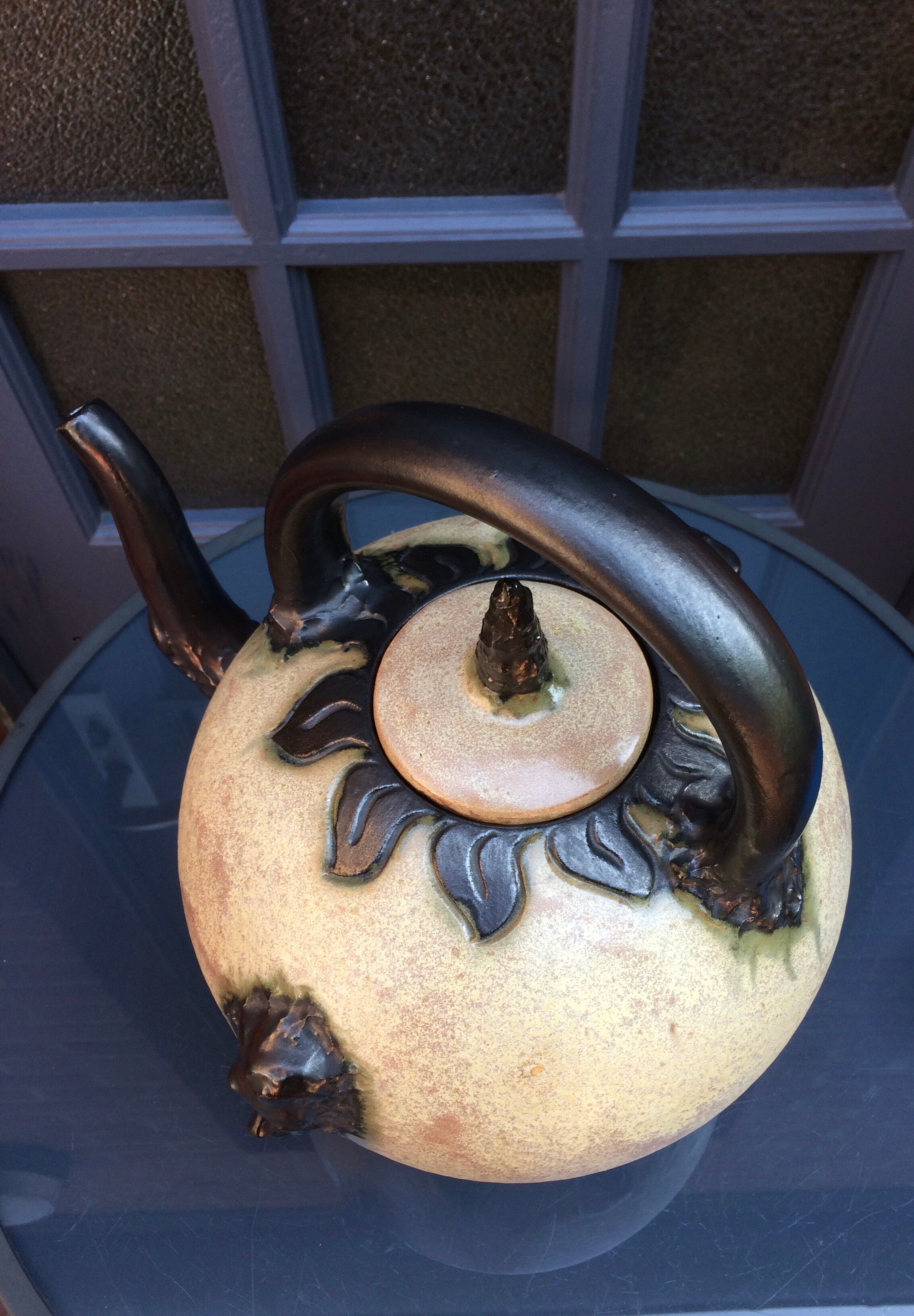 Art teapot by Sylvain Sttublet