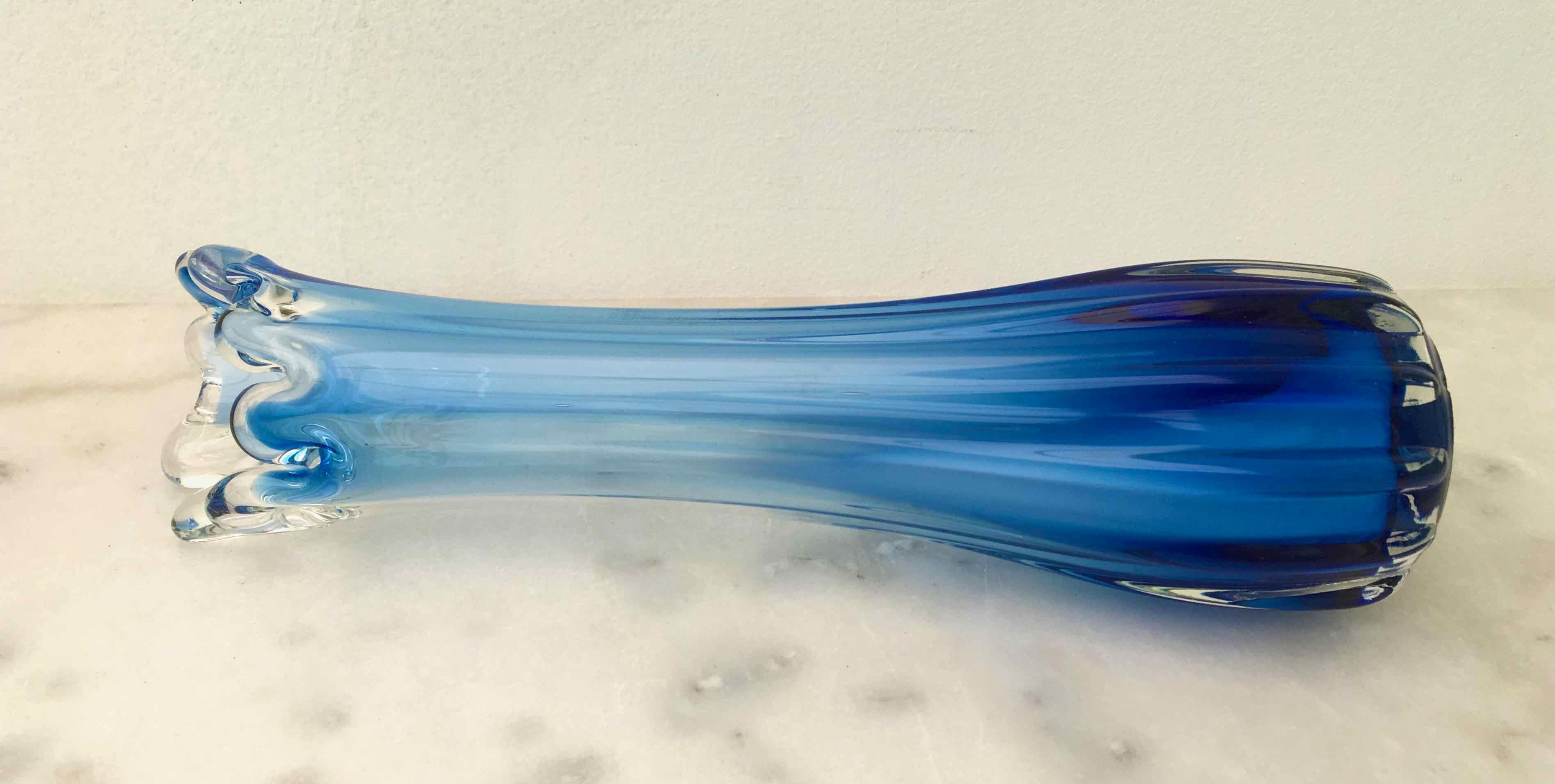 Vase soliflore bleu vintage