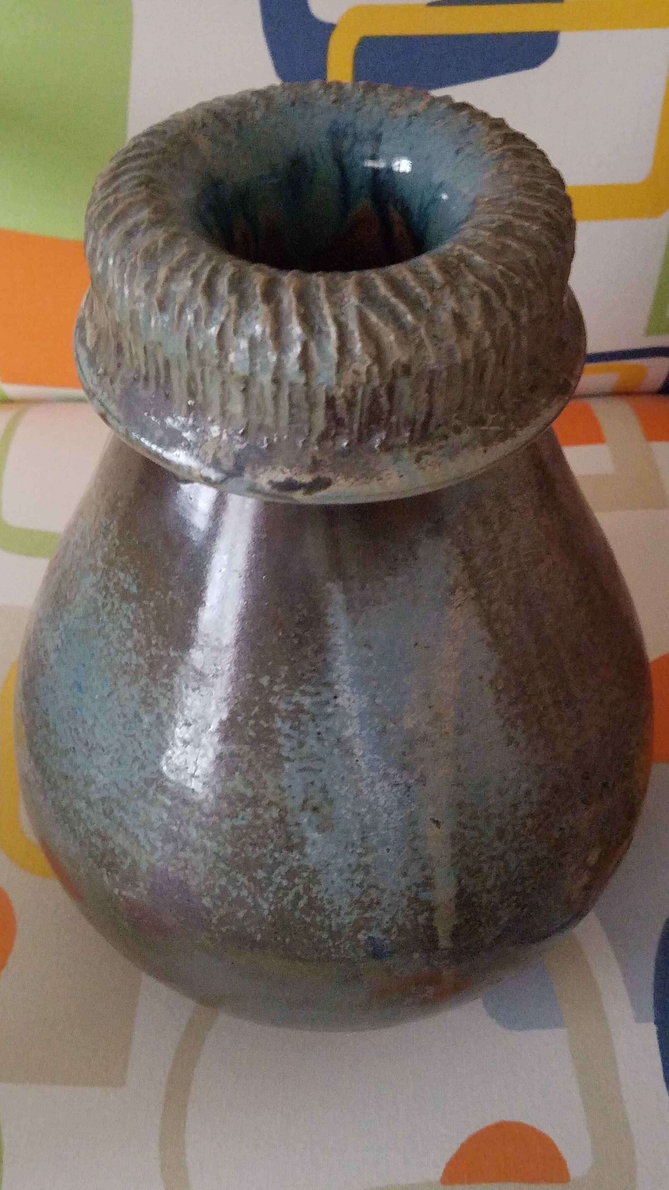 Ceramic vase stone sign pigaglio