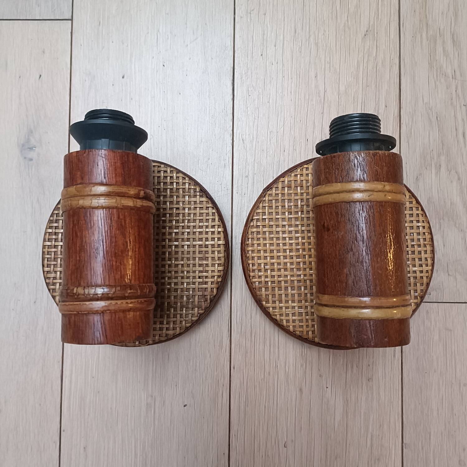 Pair of wall lights in rattan and caning