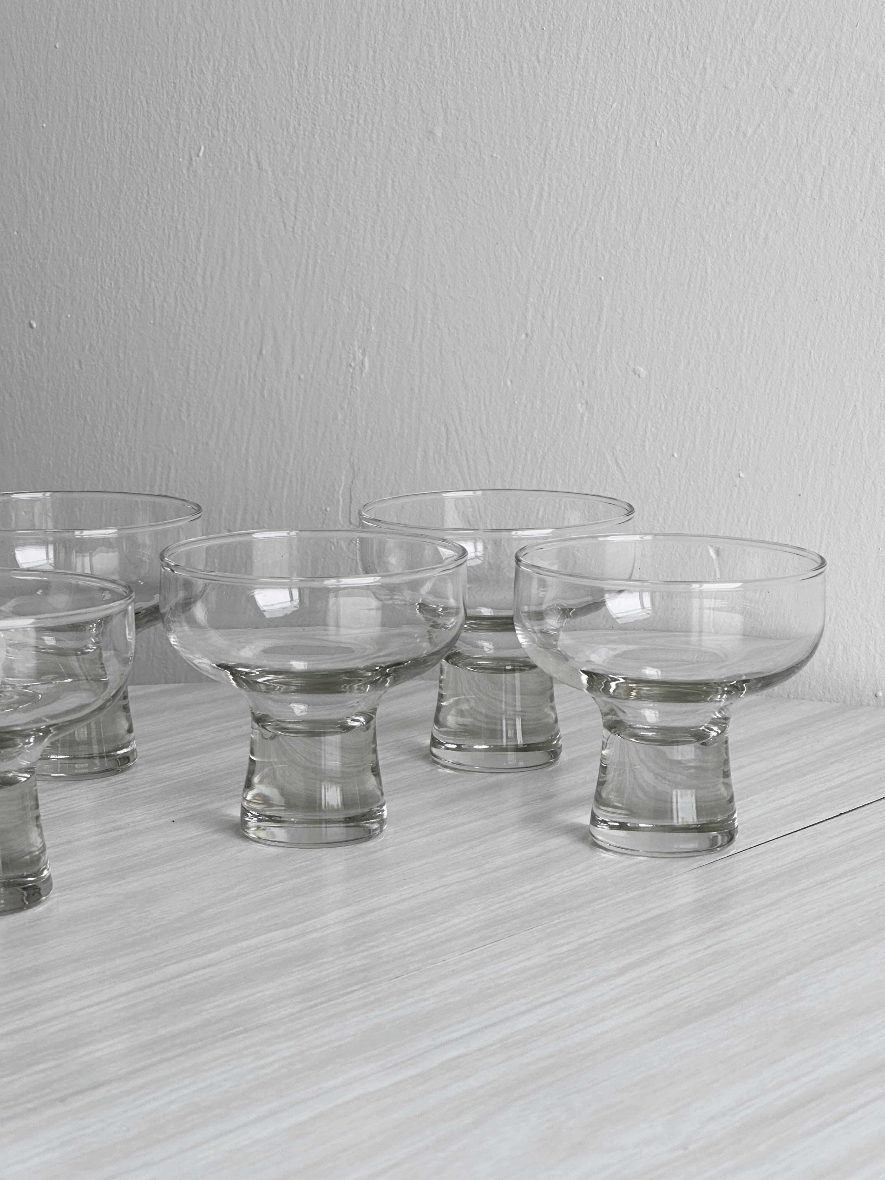 5 verres sur pied en verre épais