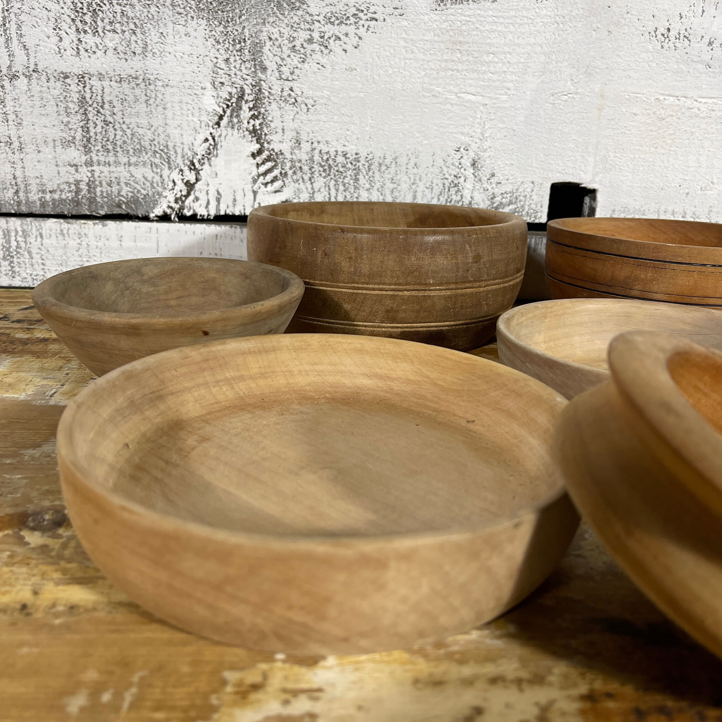 Series of 7 wooden pots