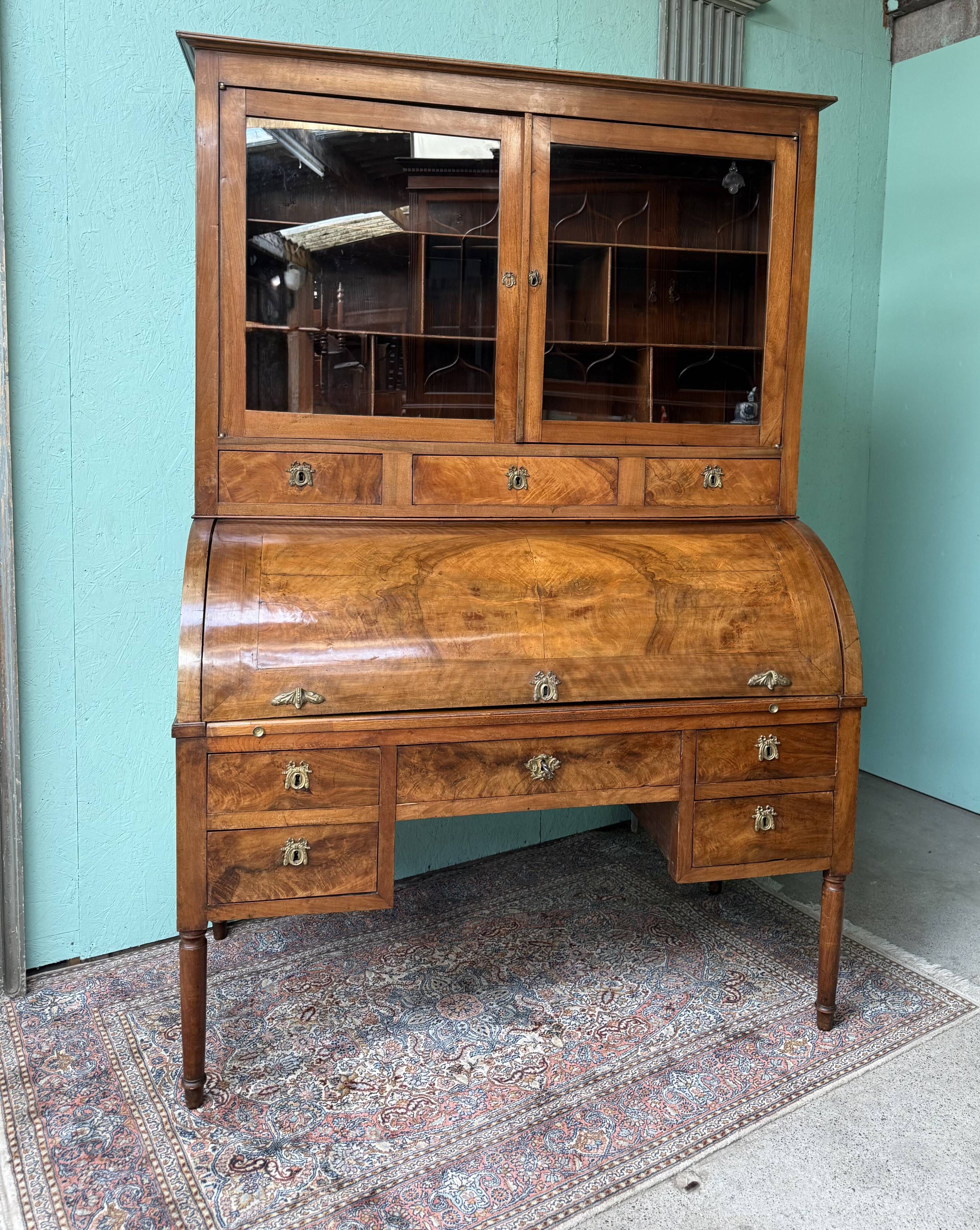 Cylinder desk in mahogany from the Directoire period.