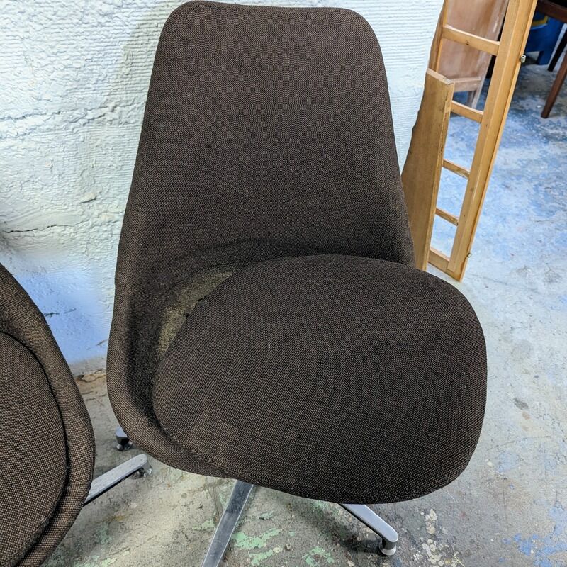 Swivel vintage chair