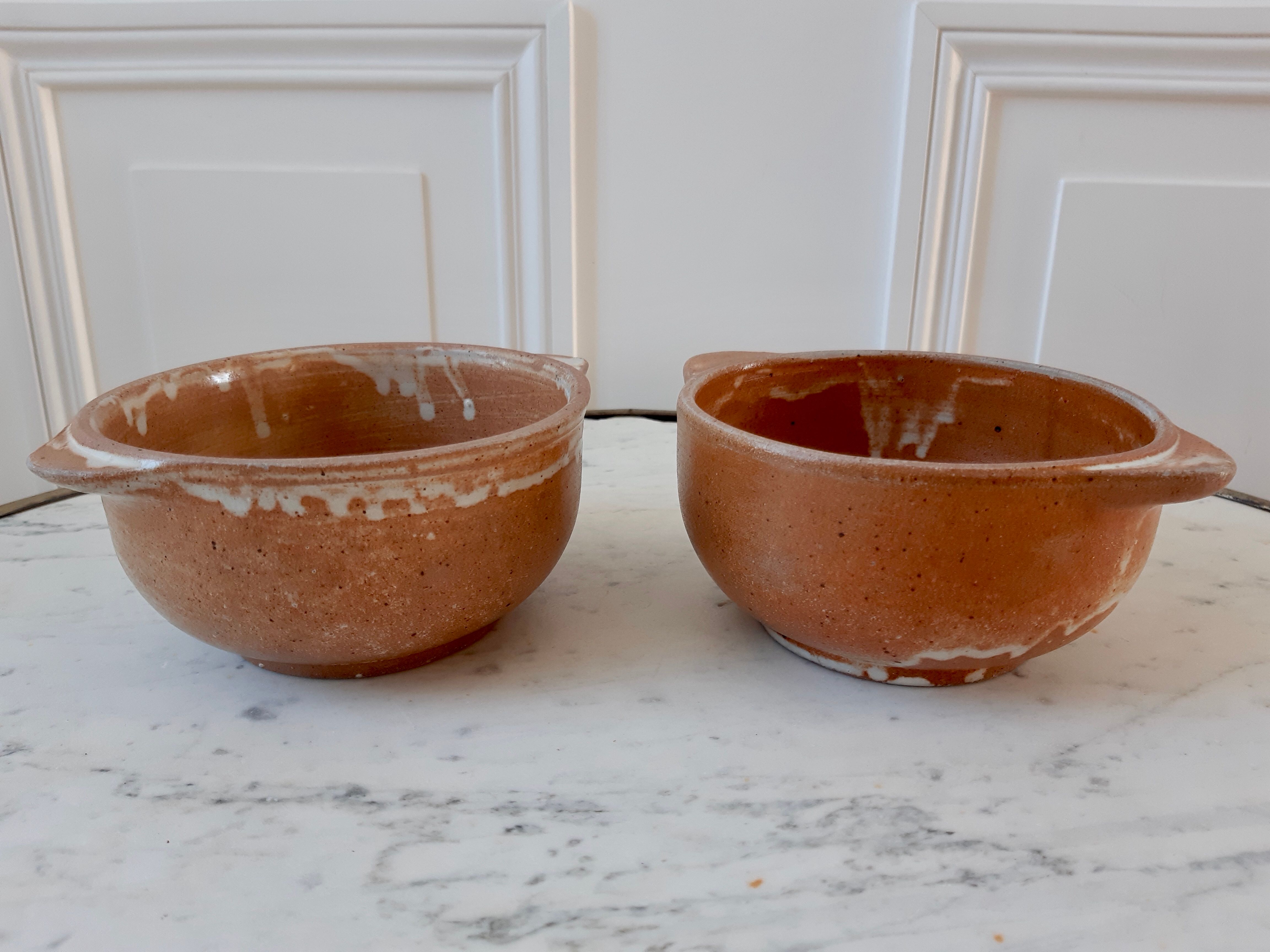 Duo of ear bowls in vintage sandstone