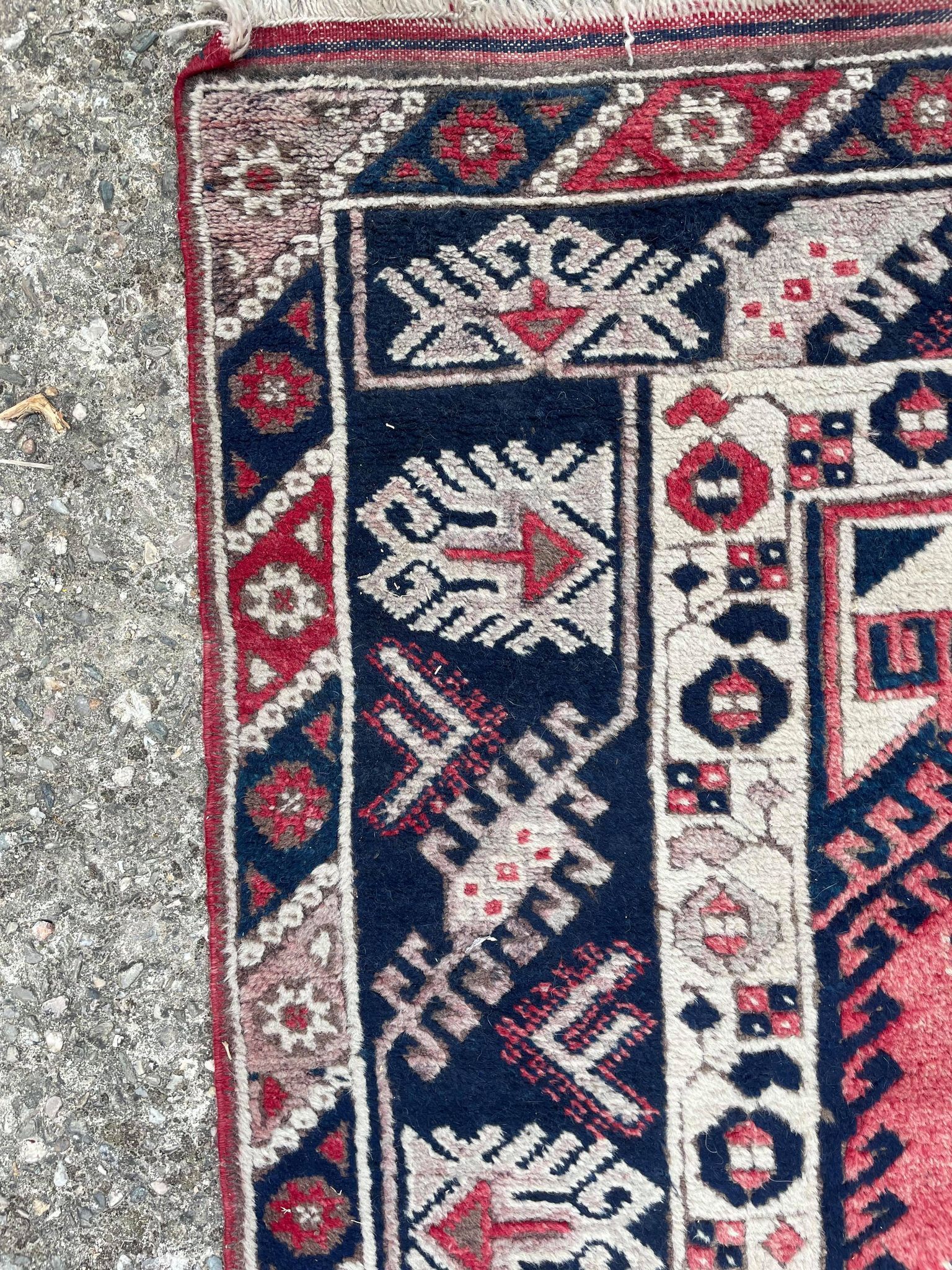 Iranian Persian carpet, 118x182cm