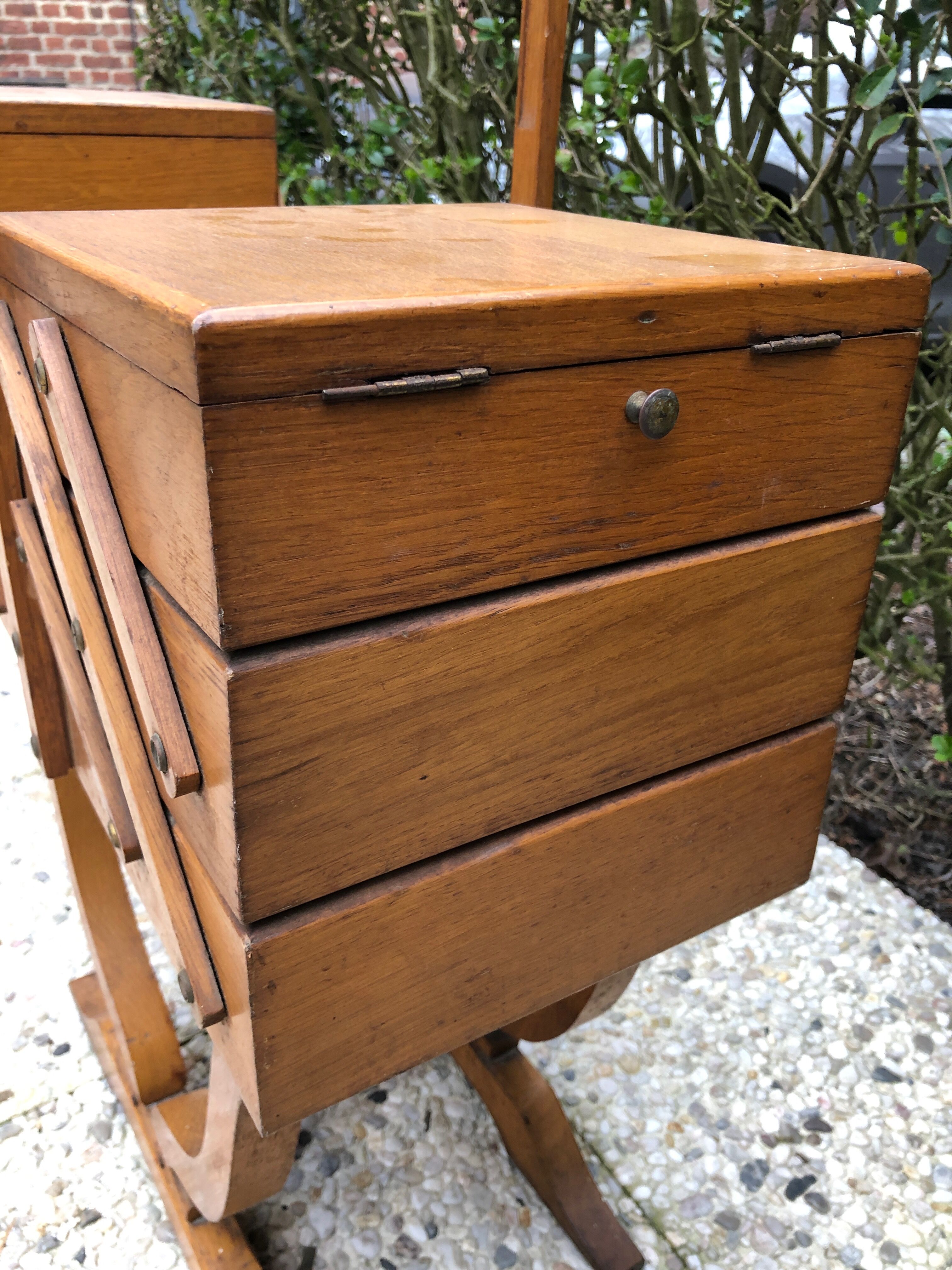 Worker wood feet Deco
