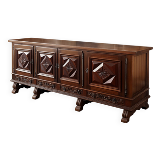 Grand reception buffet of 2.5m – complete dining room available