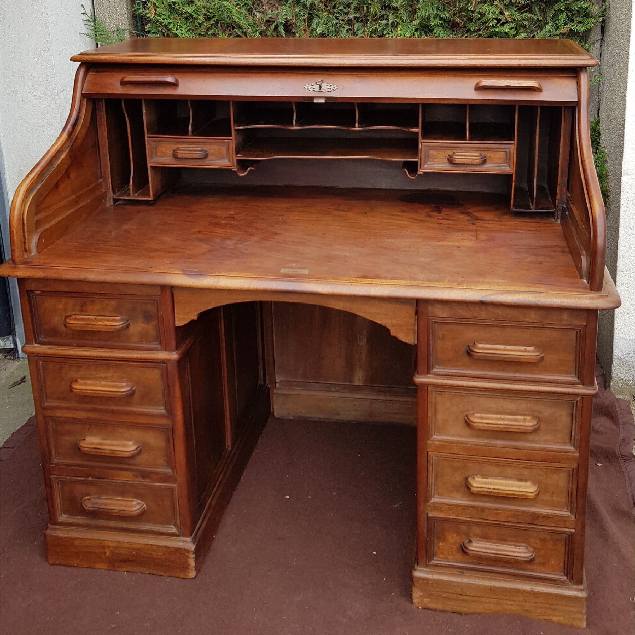 American desk in Walnut