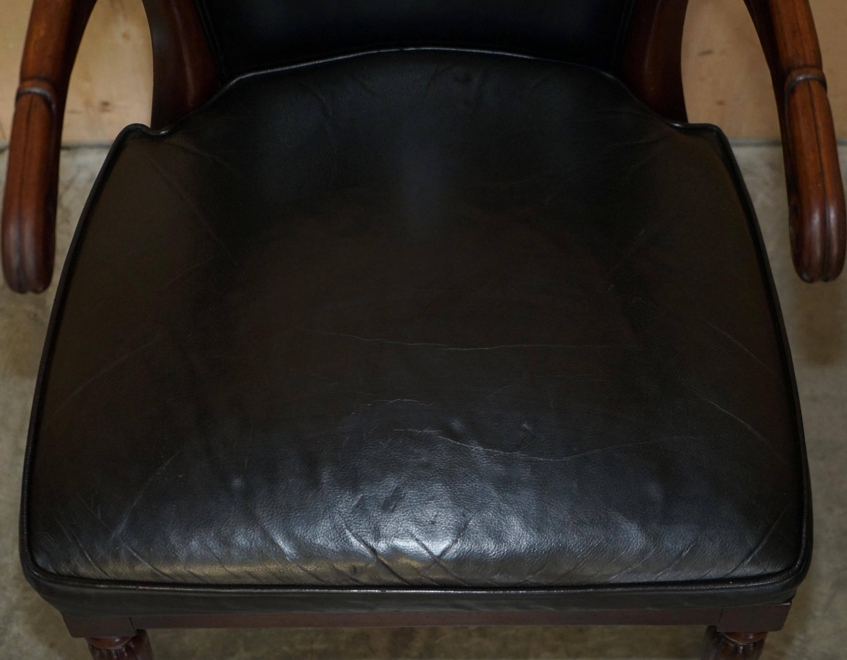 Original Regency office chair in leather and hardwood, style 1815.