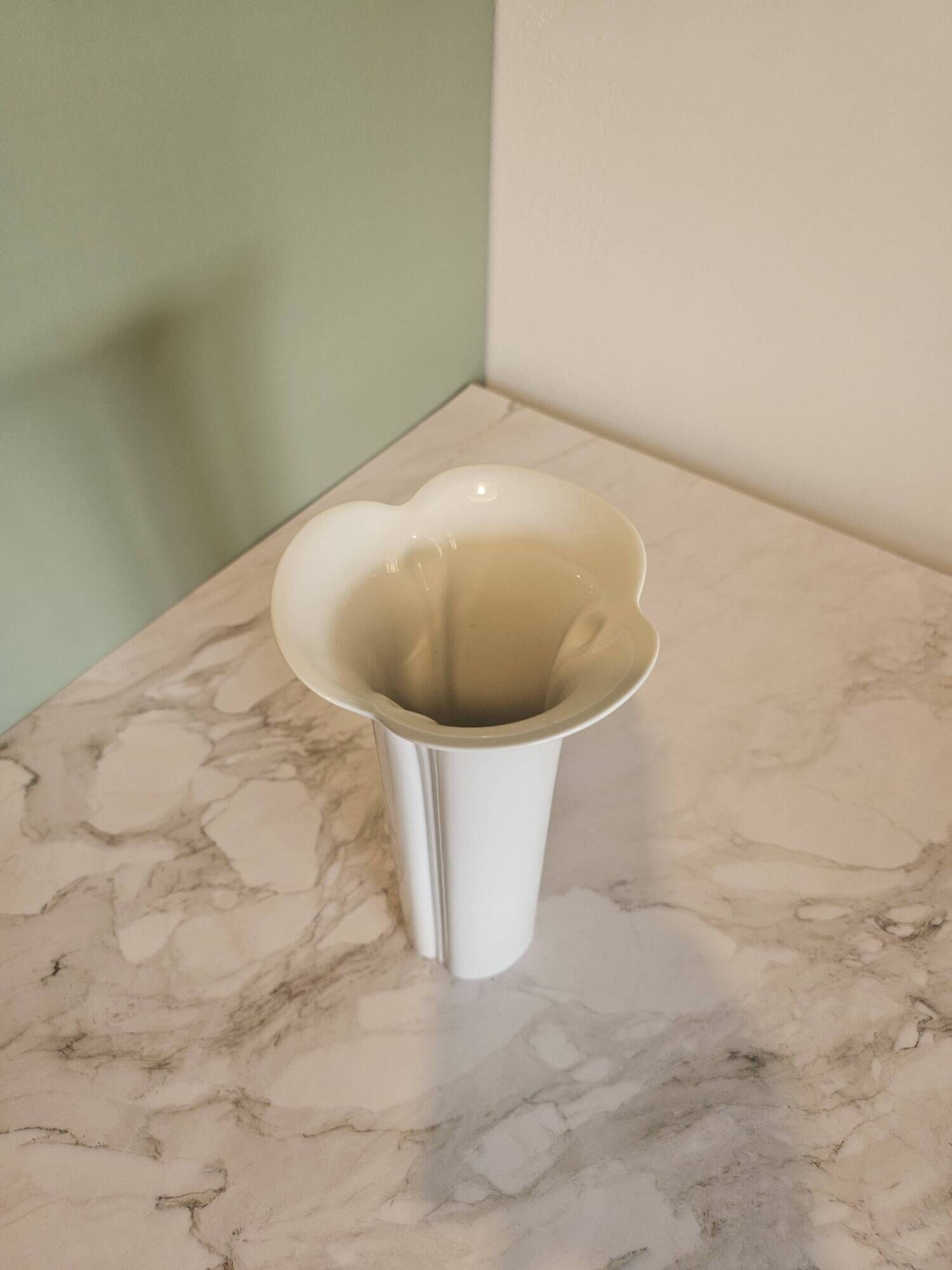 White porcelain vase Arzberg Corso Cnopsa