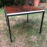 Table basse carré métal noir et plateau palissandre vers 1960