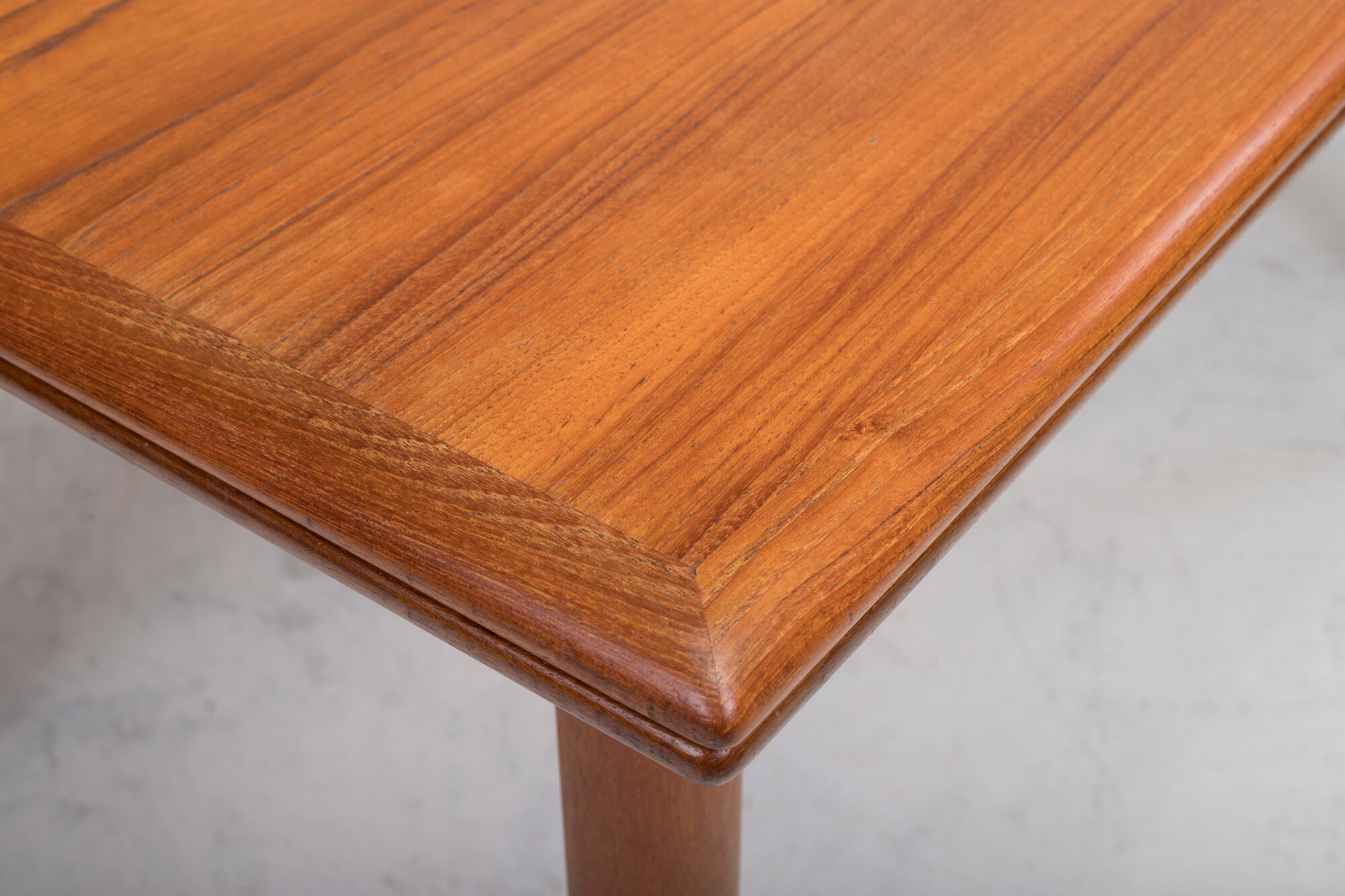 145 dining table by Willy Sigh for Sigh & Søns Møbelfabrik, 1960s