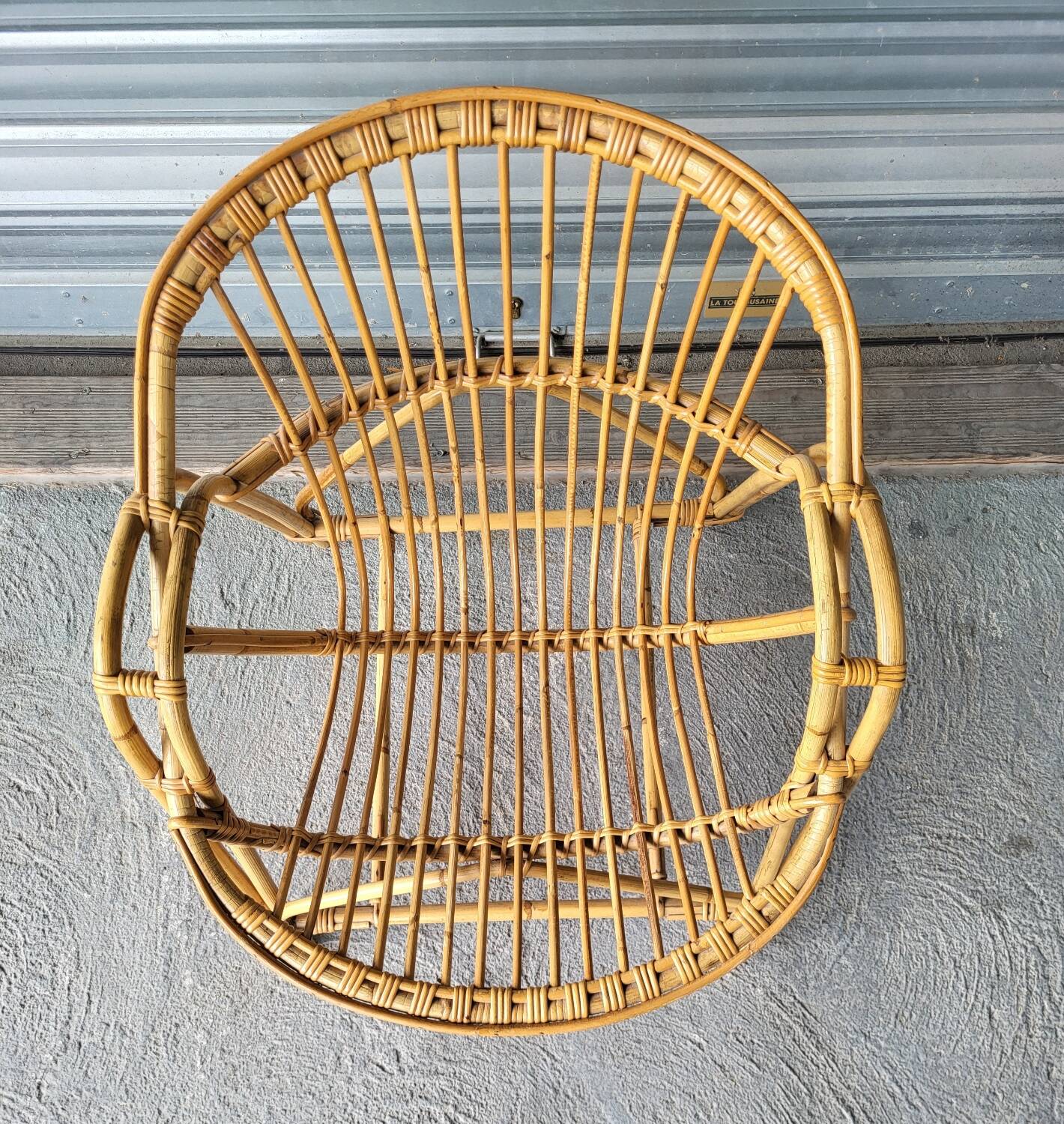 Vintage rattan basket chair in very good condition