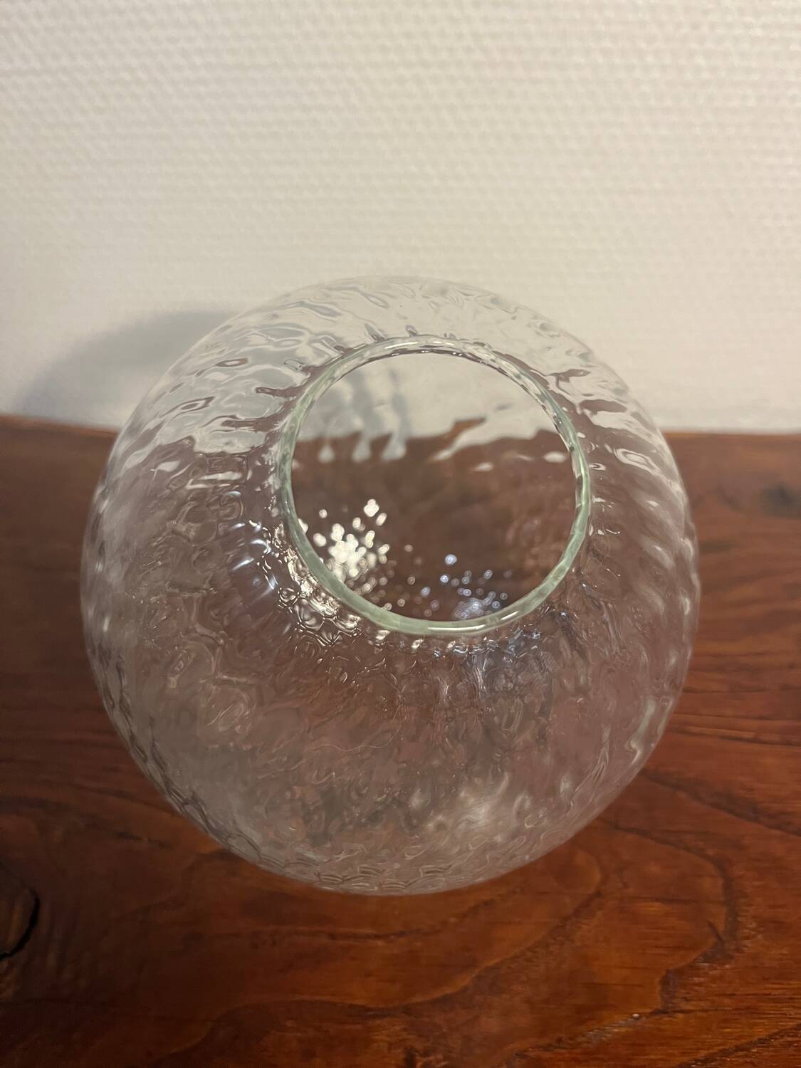 Metal lamp and art deco ribbed glass globe