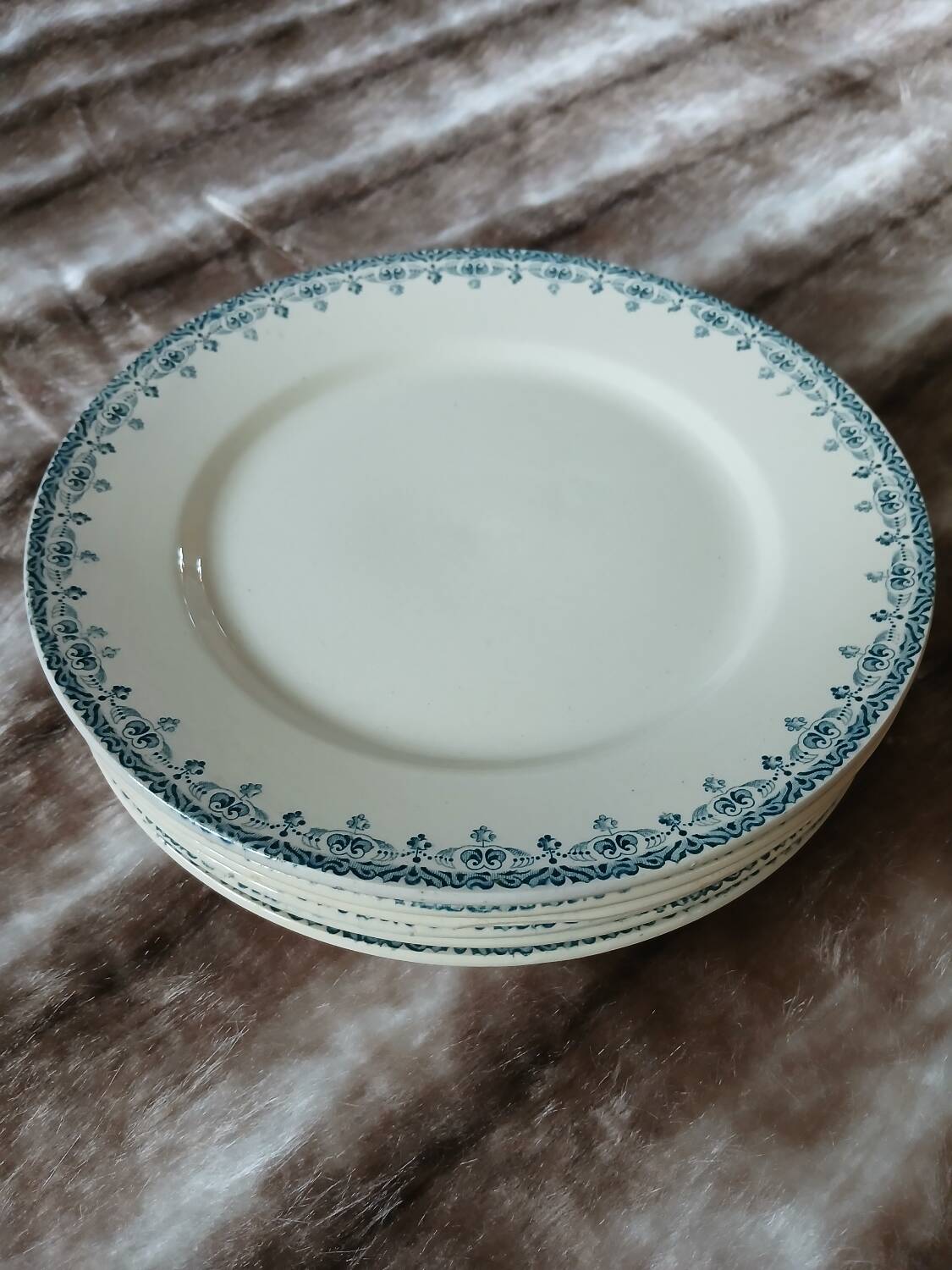 6 antique flat plates in ironstone Hb & Cie