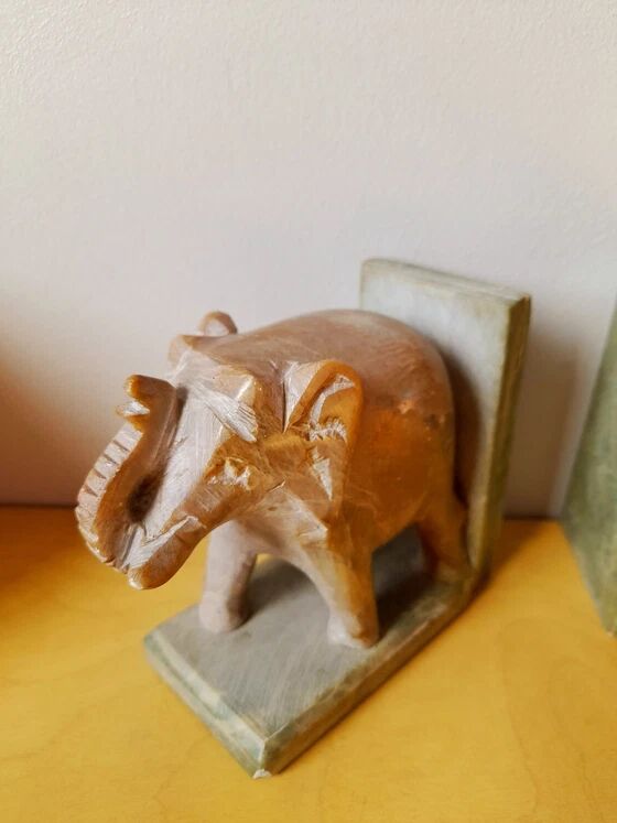 Elephant bookends in natural stone