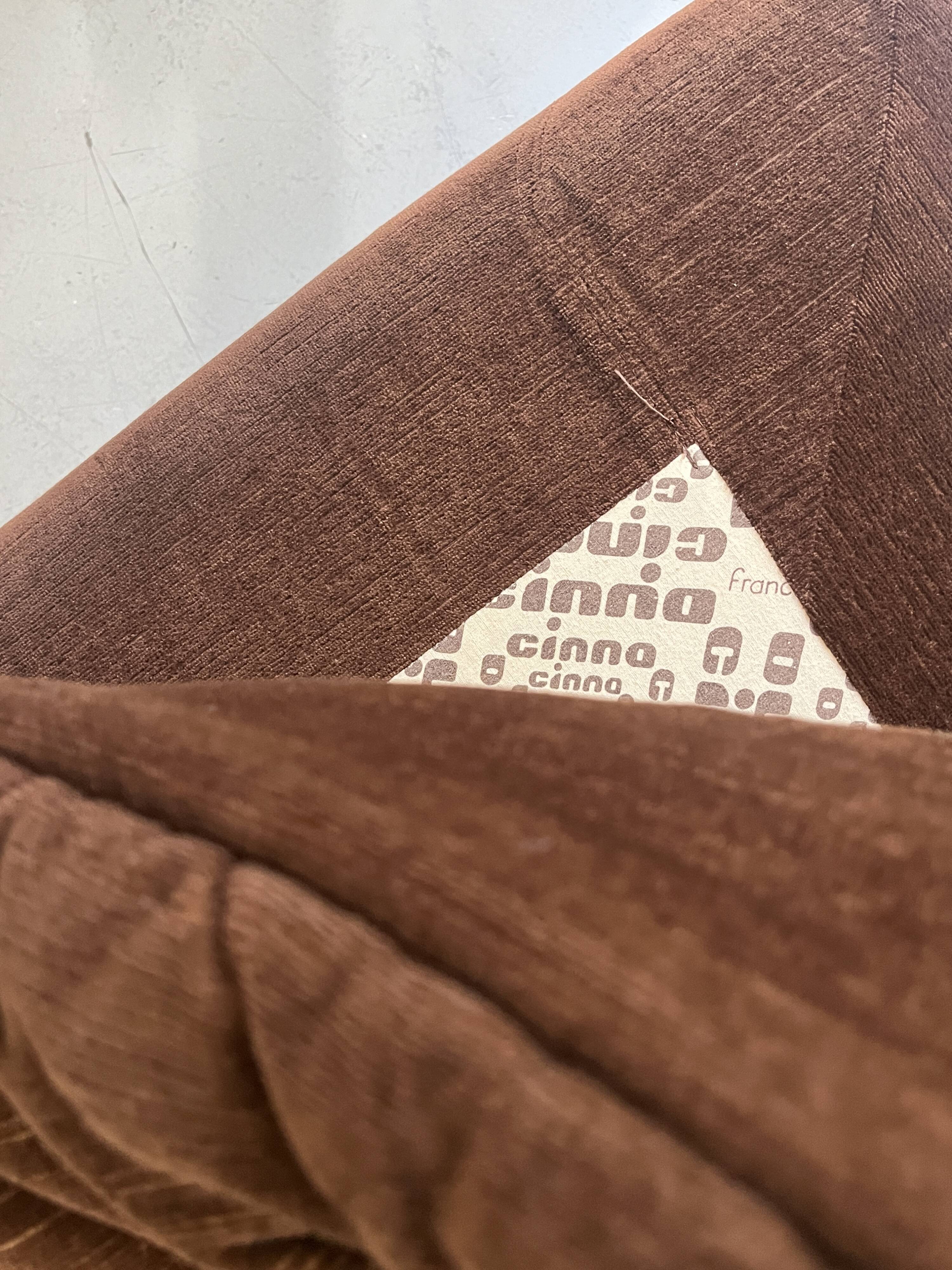 Cinna pouf in brown short velvet, Ligne roset 1970