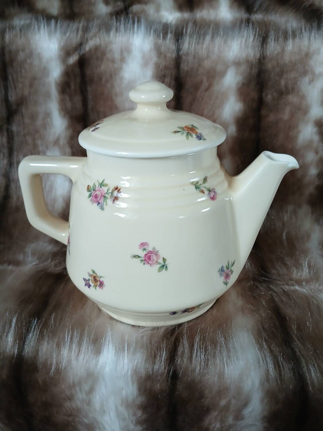 Old teapot/coffee pot