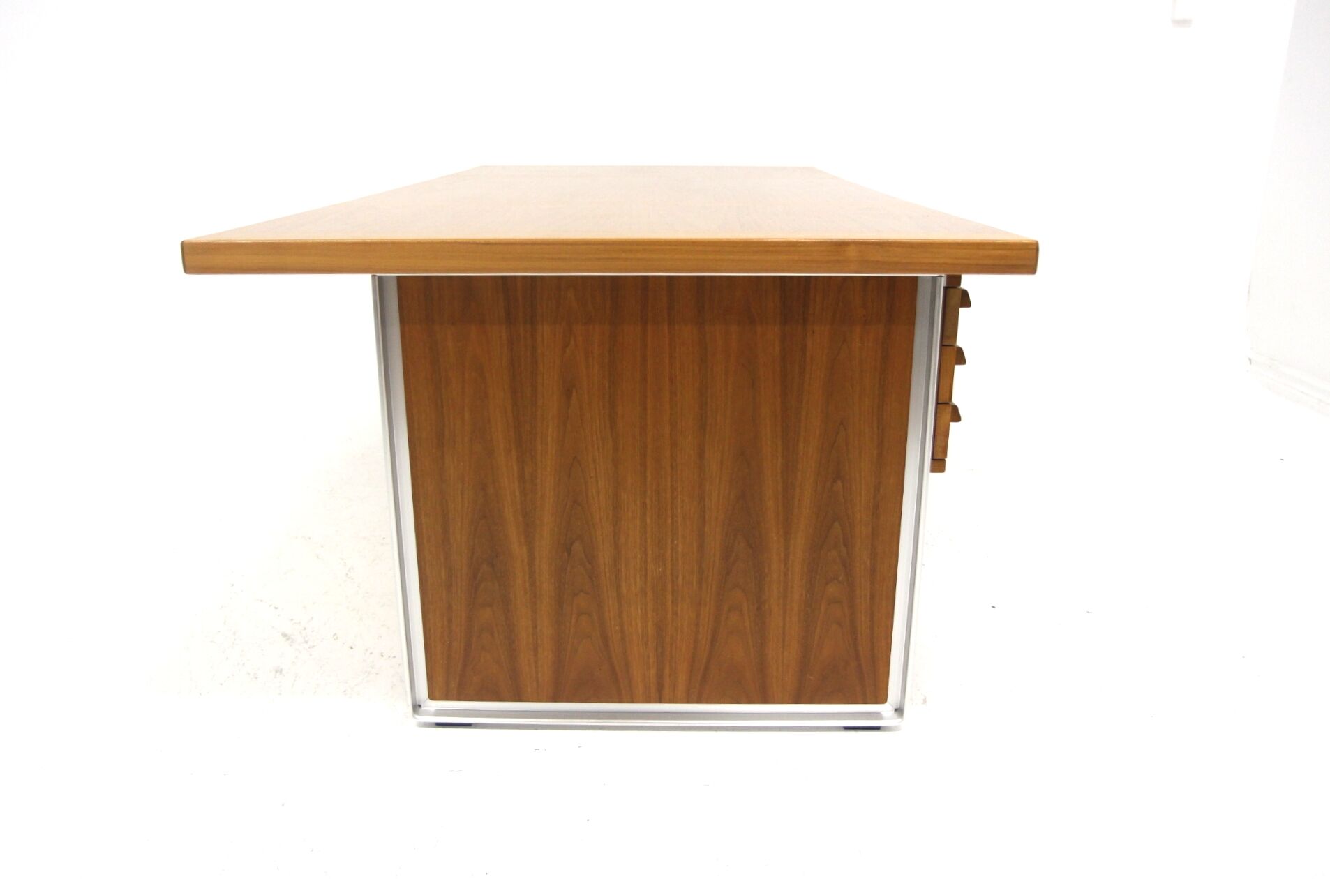 Scandinavian walnut desk, Karl Erik Ekselius, JOC, Vetlanda, Sweden, 1950