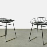 Ensemble de deux tabourets en fil métallique KM05 conçus par Cees Braakman pour Pastoe, 1950