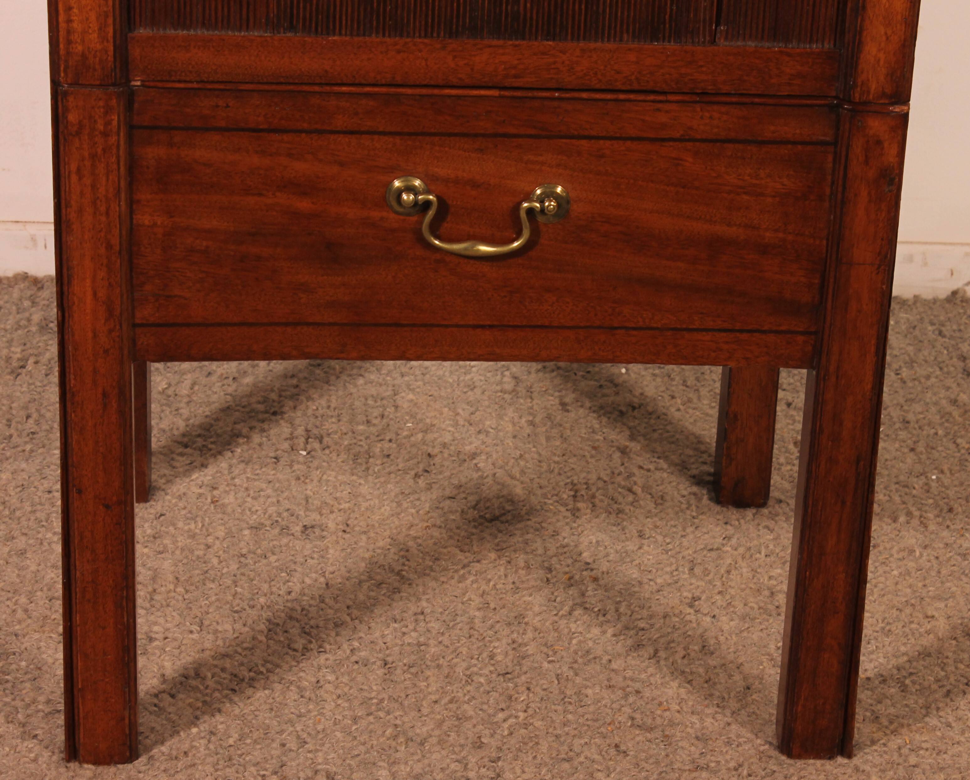 Mahogany curiosity cabinet - 18th century