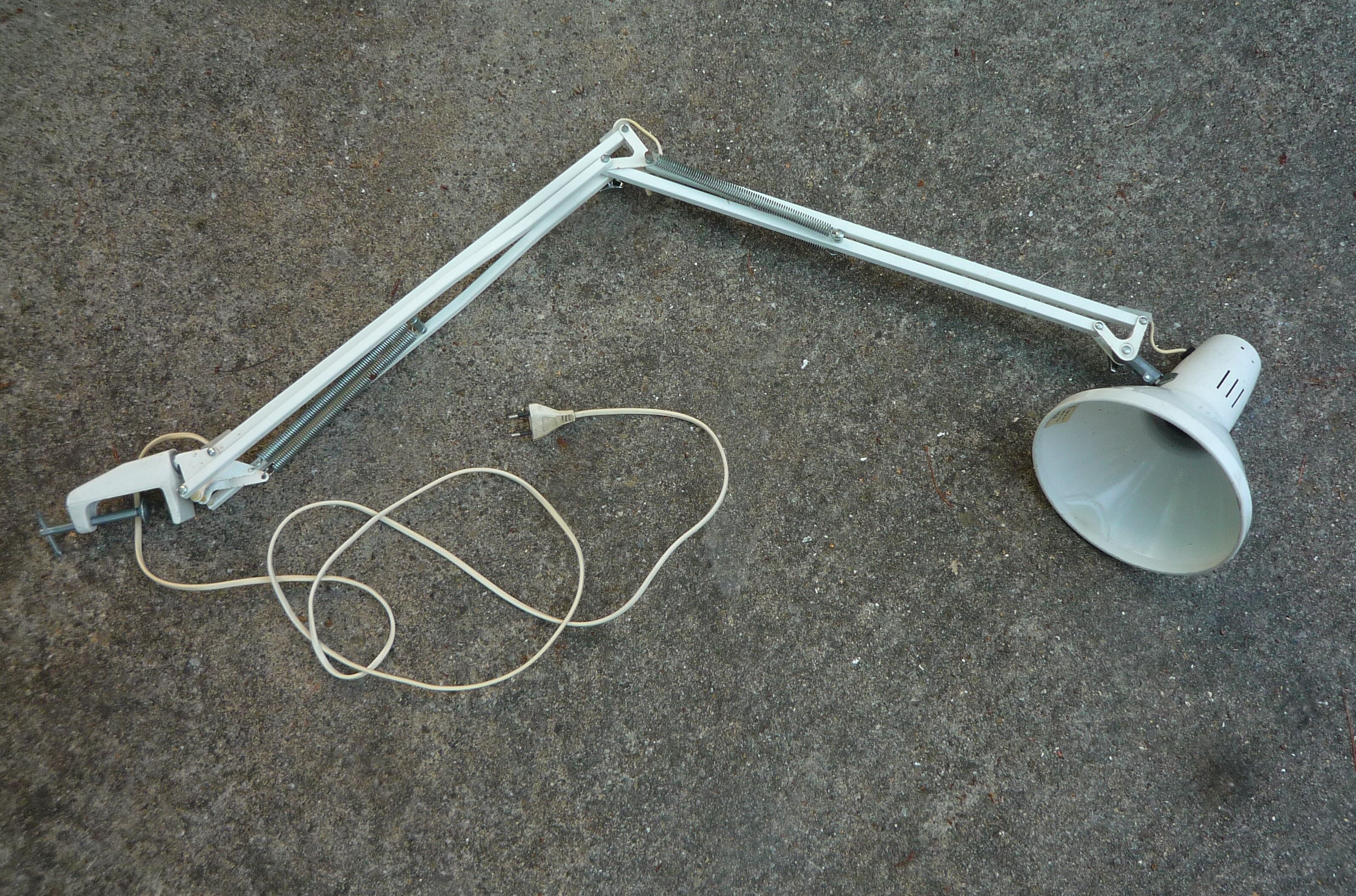 Lampe d'architecte #1 articulée blanche LEDU, vintage années 1970