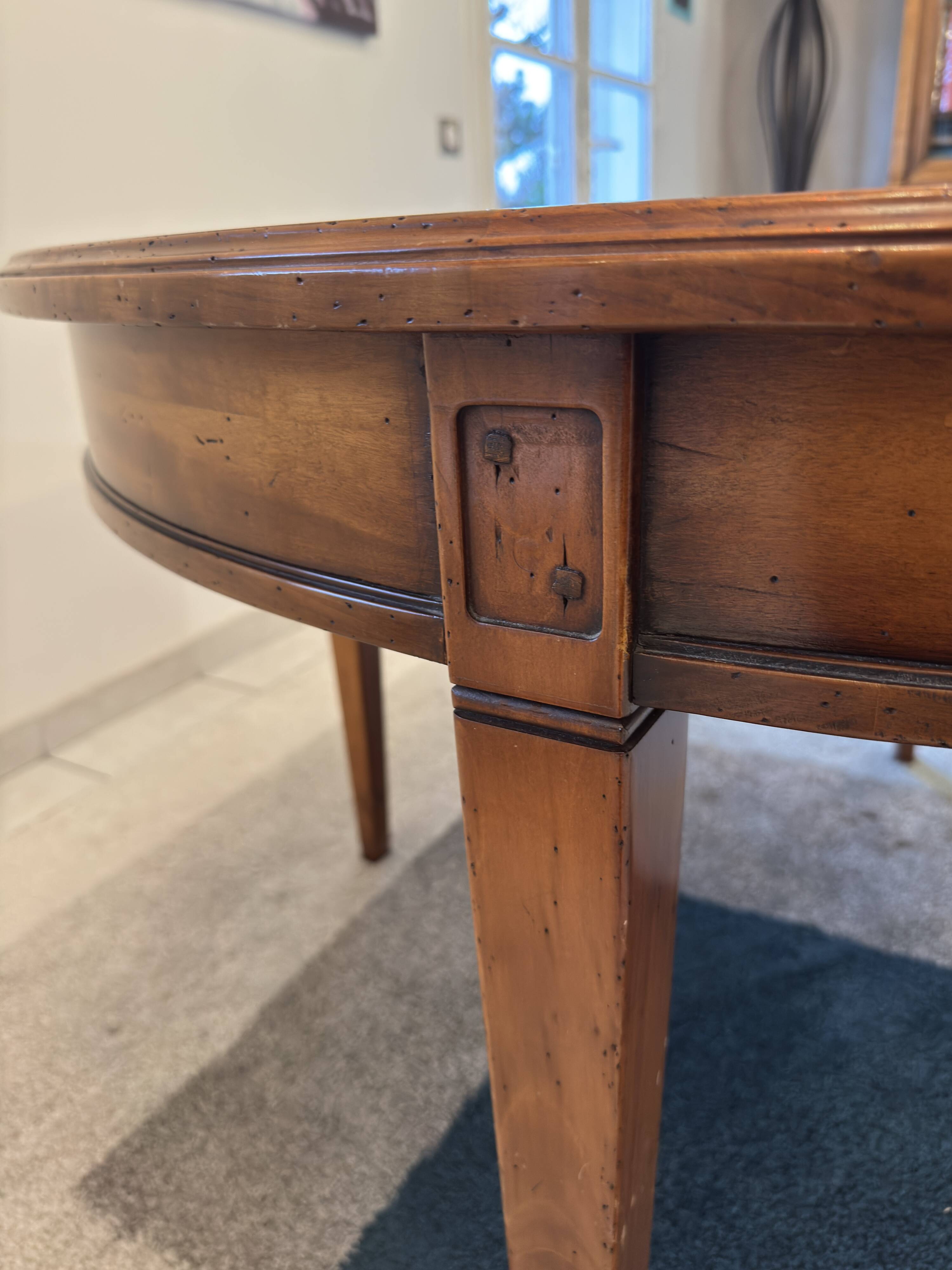 Directoire table style