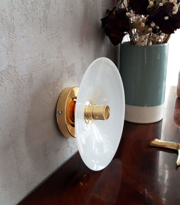 Opaline wall lamp
