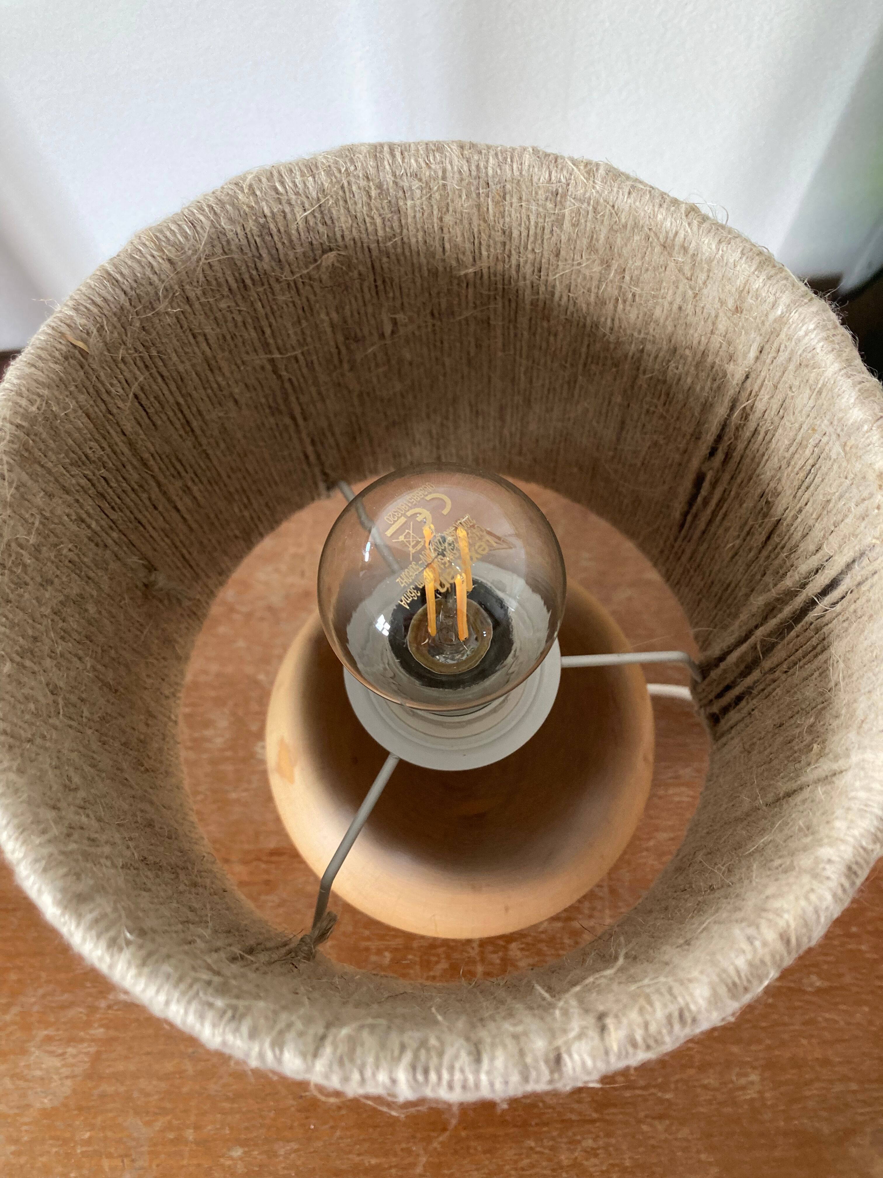 Bedside lamp in rope and wood