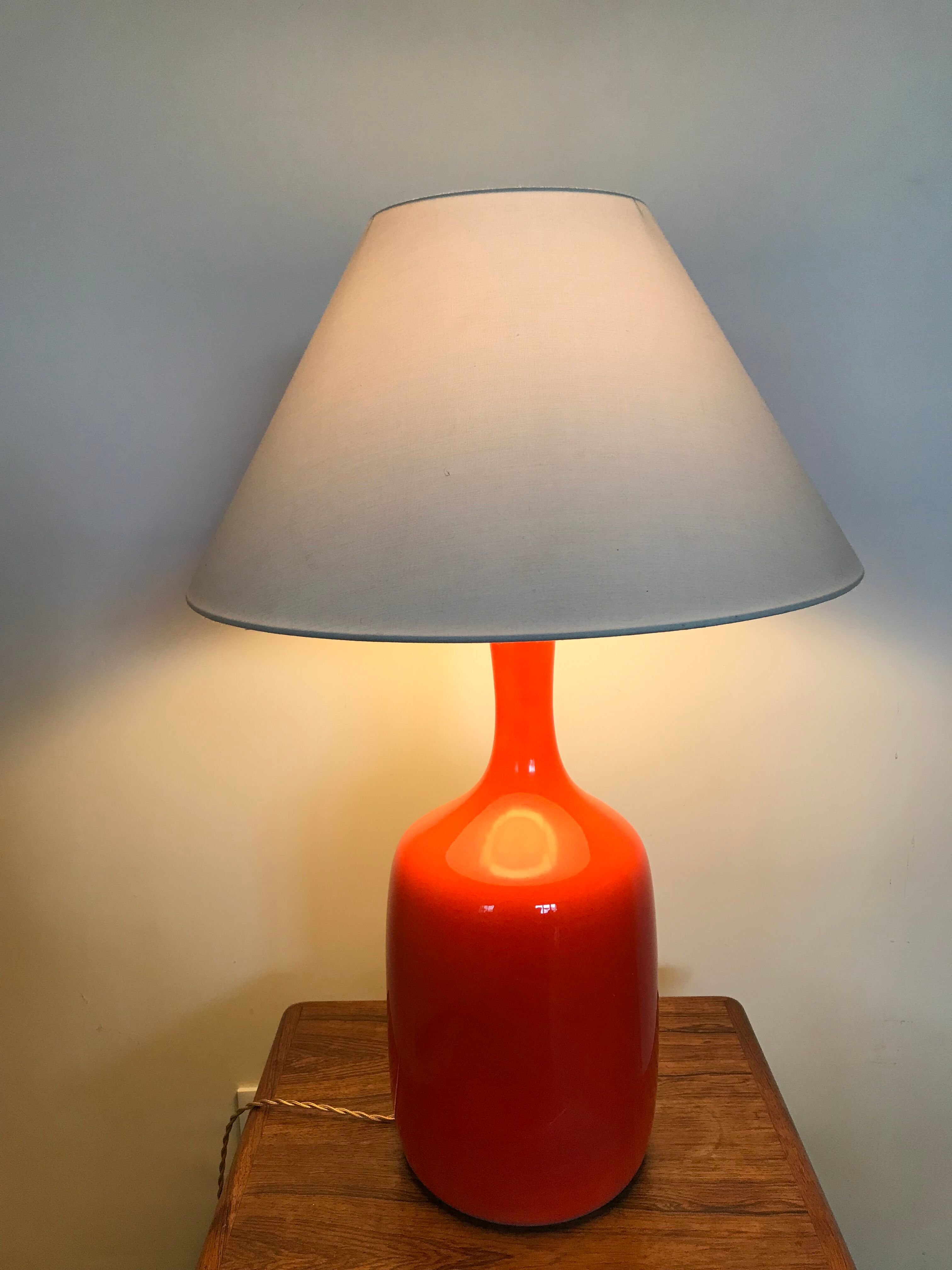 Lampe en céramique orange