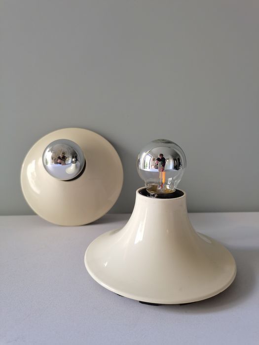 Pair of wall lamps Artemide "Teti" Vico Magistretti