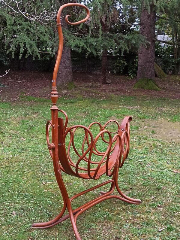 Berceau en bois tourné