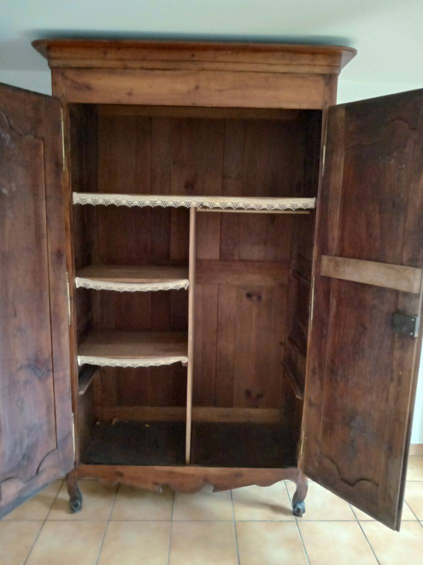 Cherry wood marachine cabinet