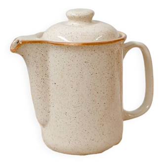 Pitcher / Teapot in cream stoneware