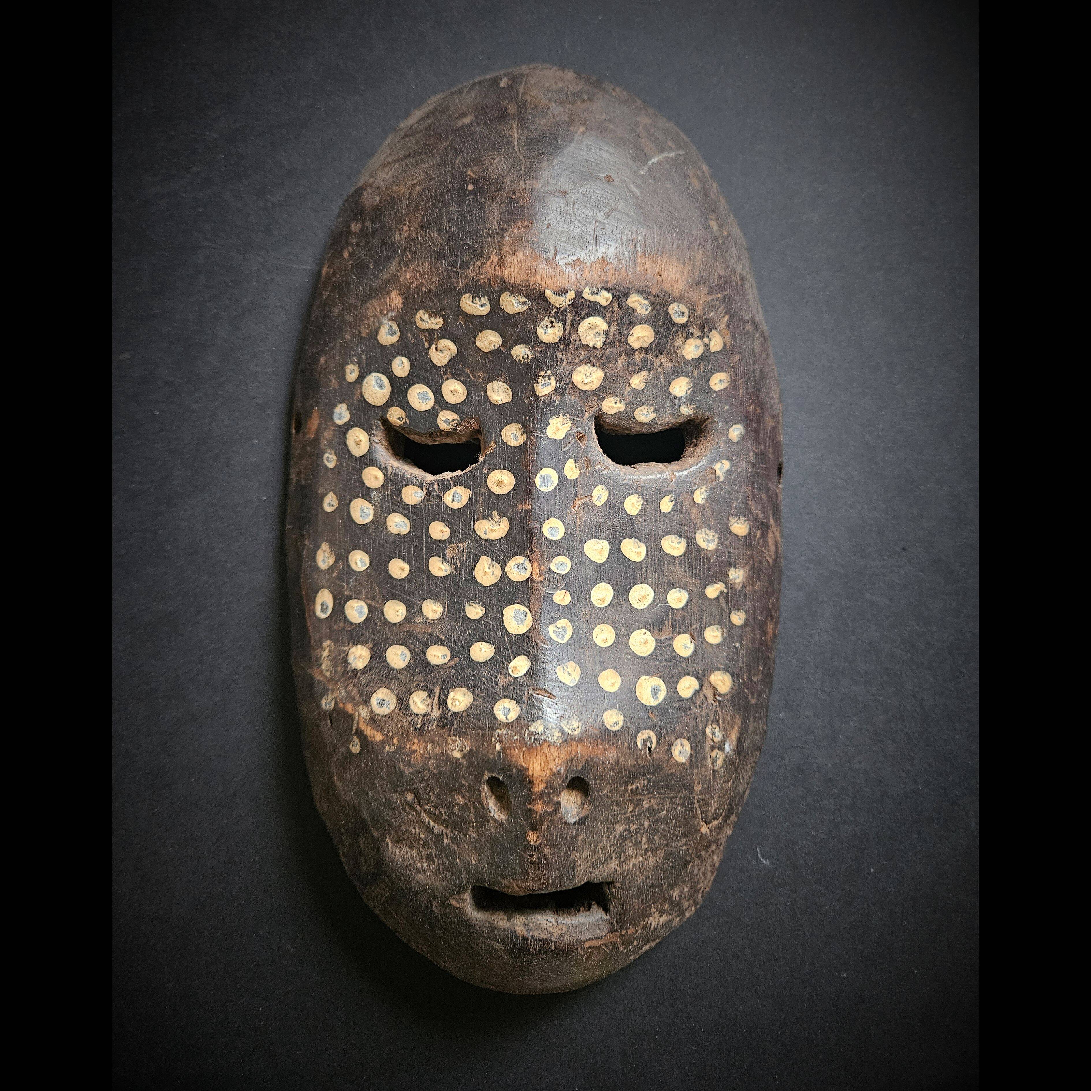 Ndaaka or Bali initiation mask | painted carved wood | h: 25 cm | Democratic Republic of the Congo