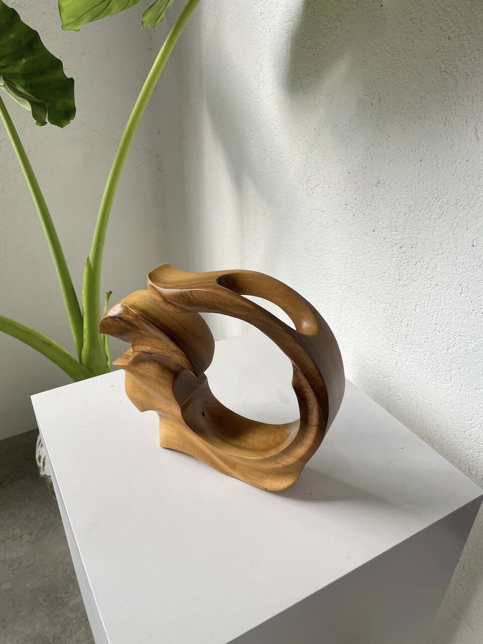 Wooden sculpture vase
