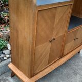 Buffet asymmetrical compass feet