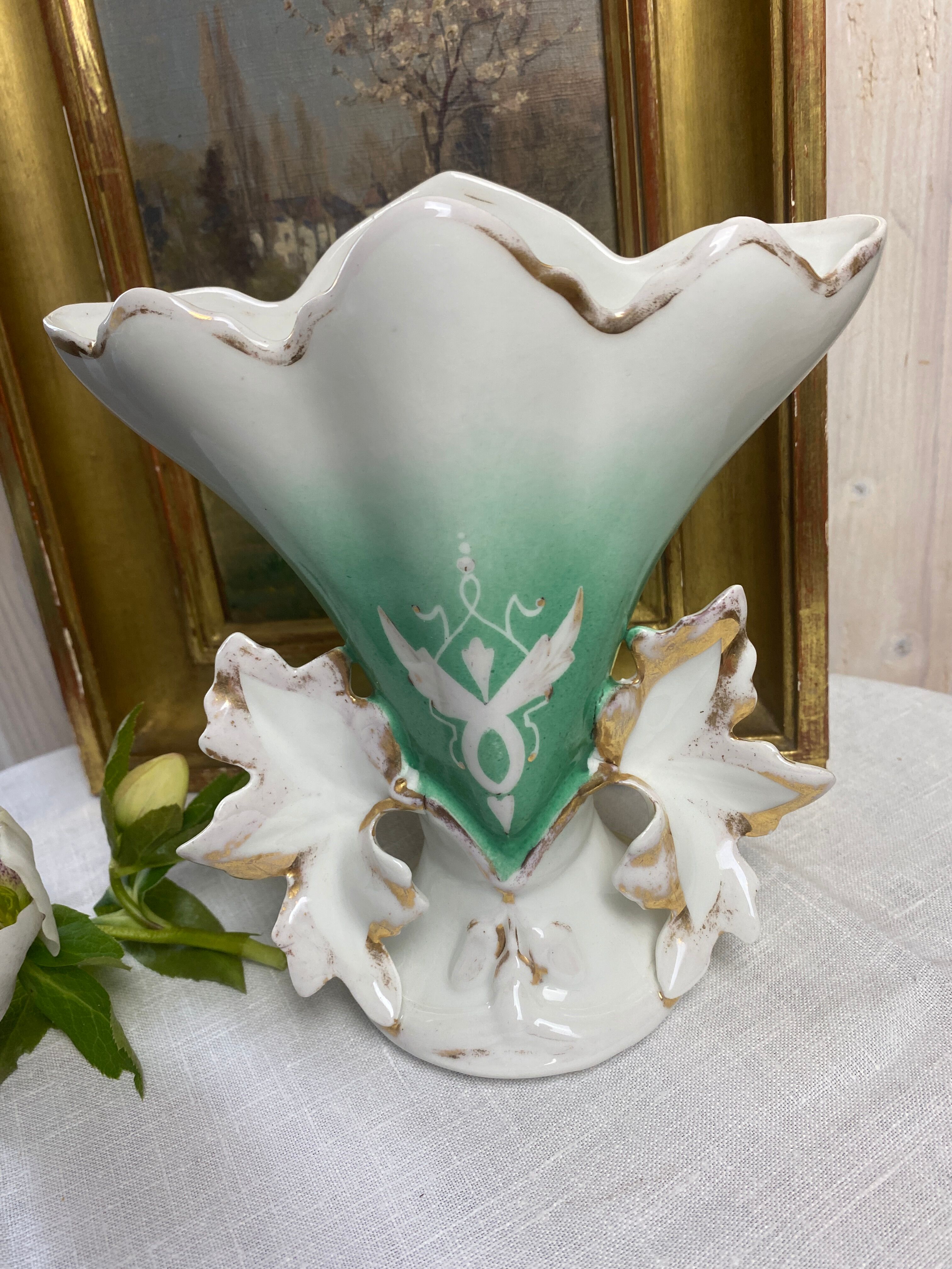 Porcelain wedding vase from Paris XIX