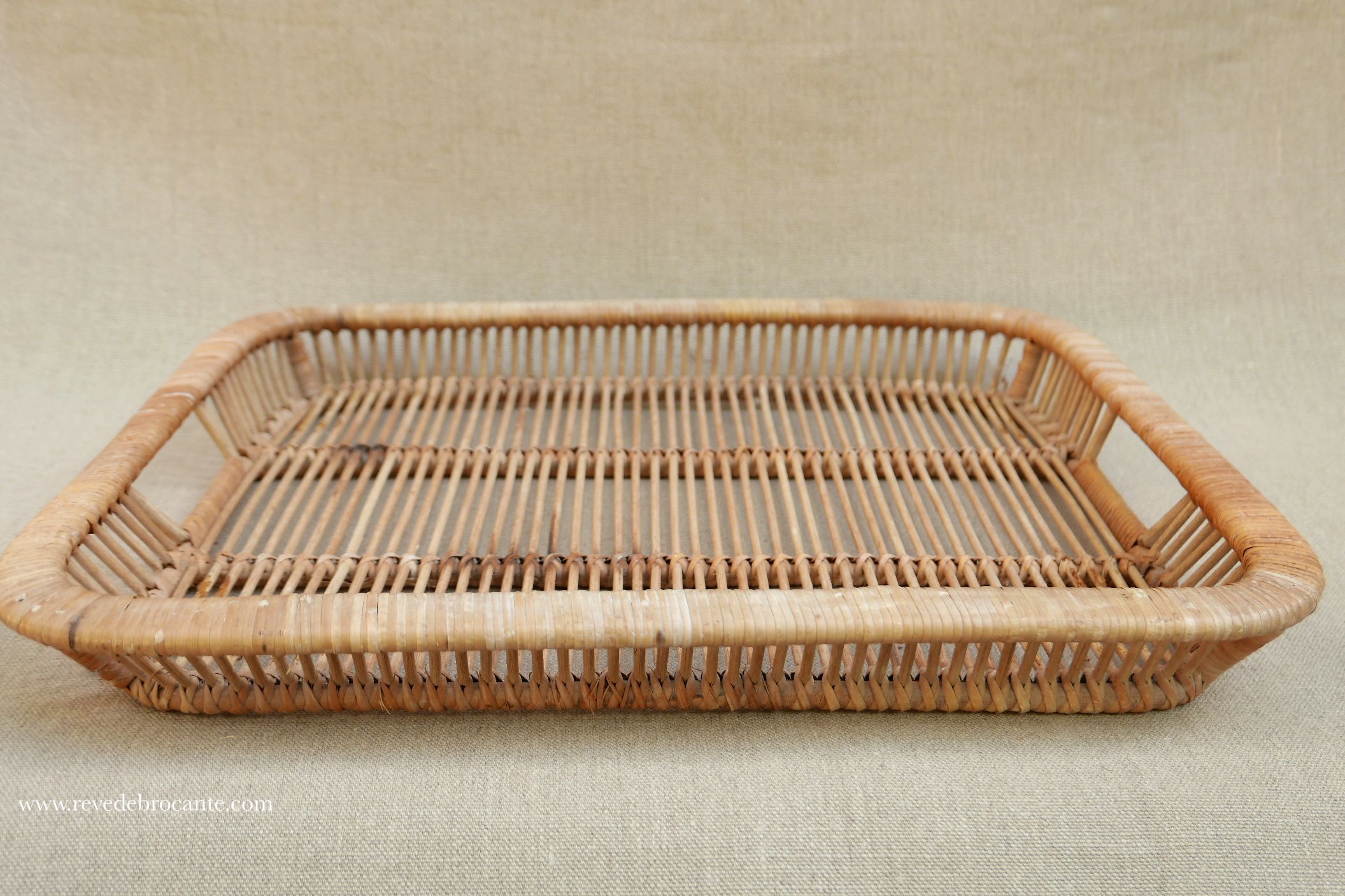 Wicker tray
