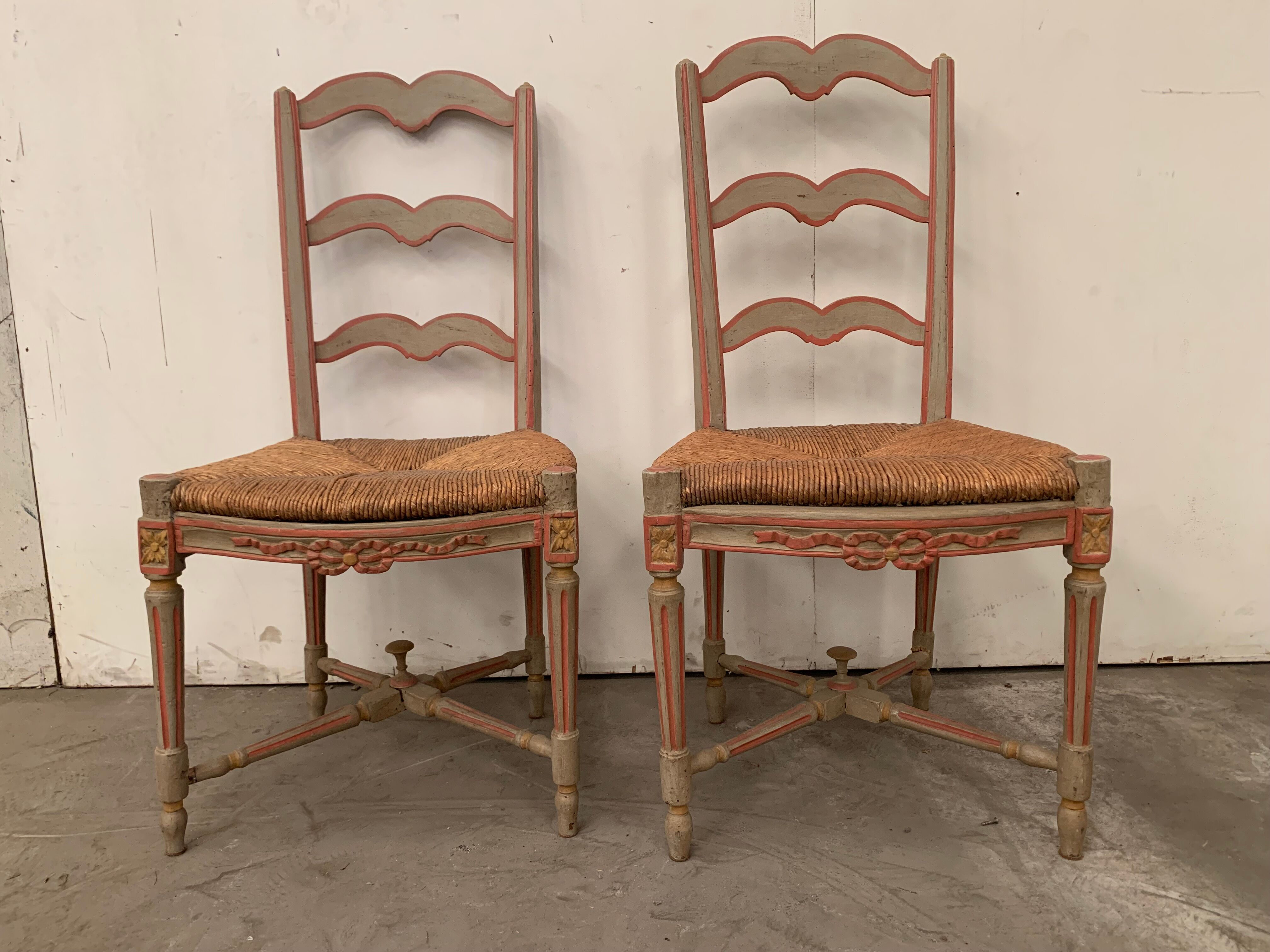 Paire de chaises Provençale en hêtre patiné XX siècle