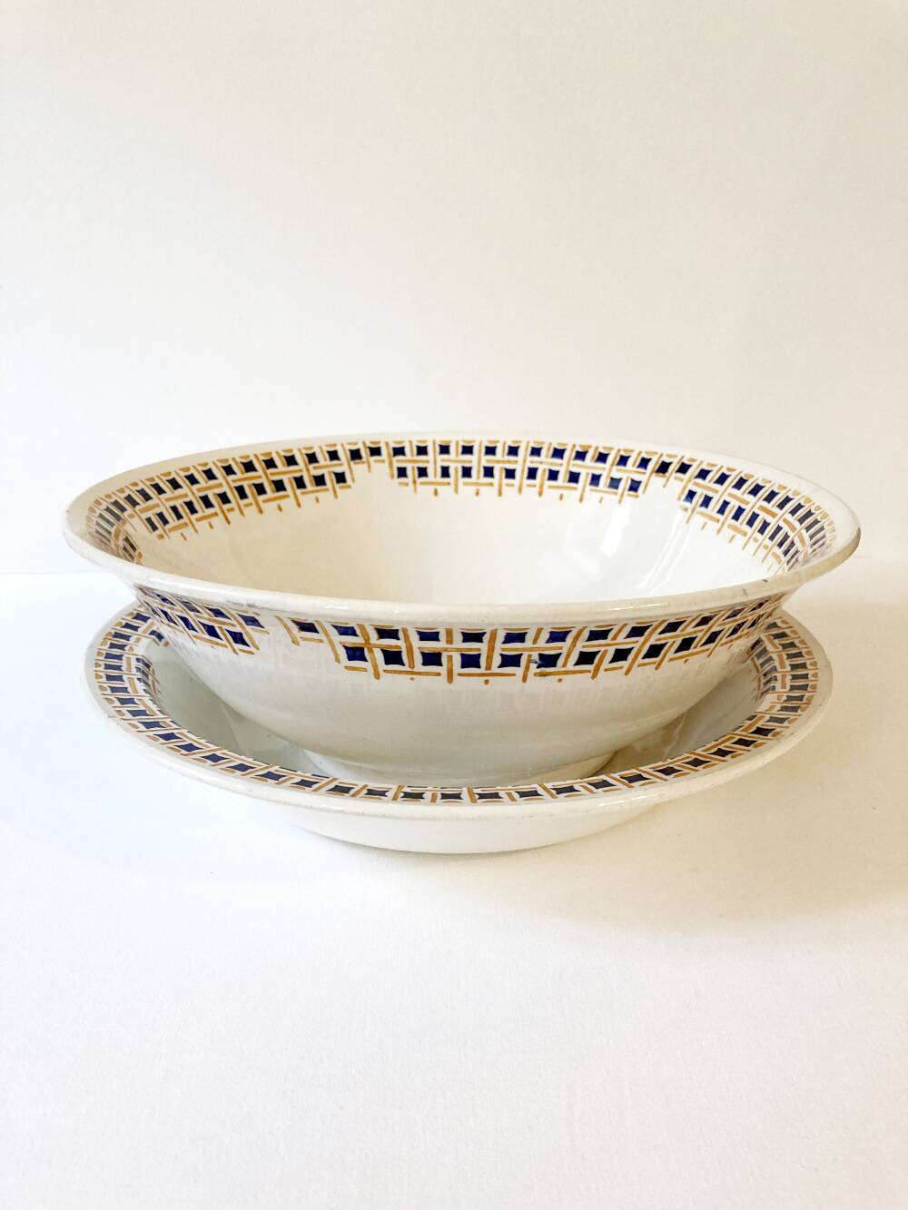 Large round dish/salad bowl from Faïencerie Nouvelle de Givors, "Maryse" model