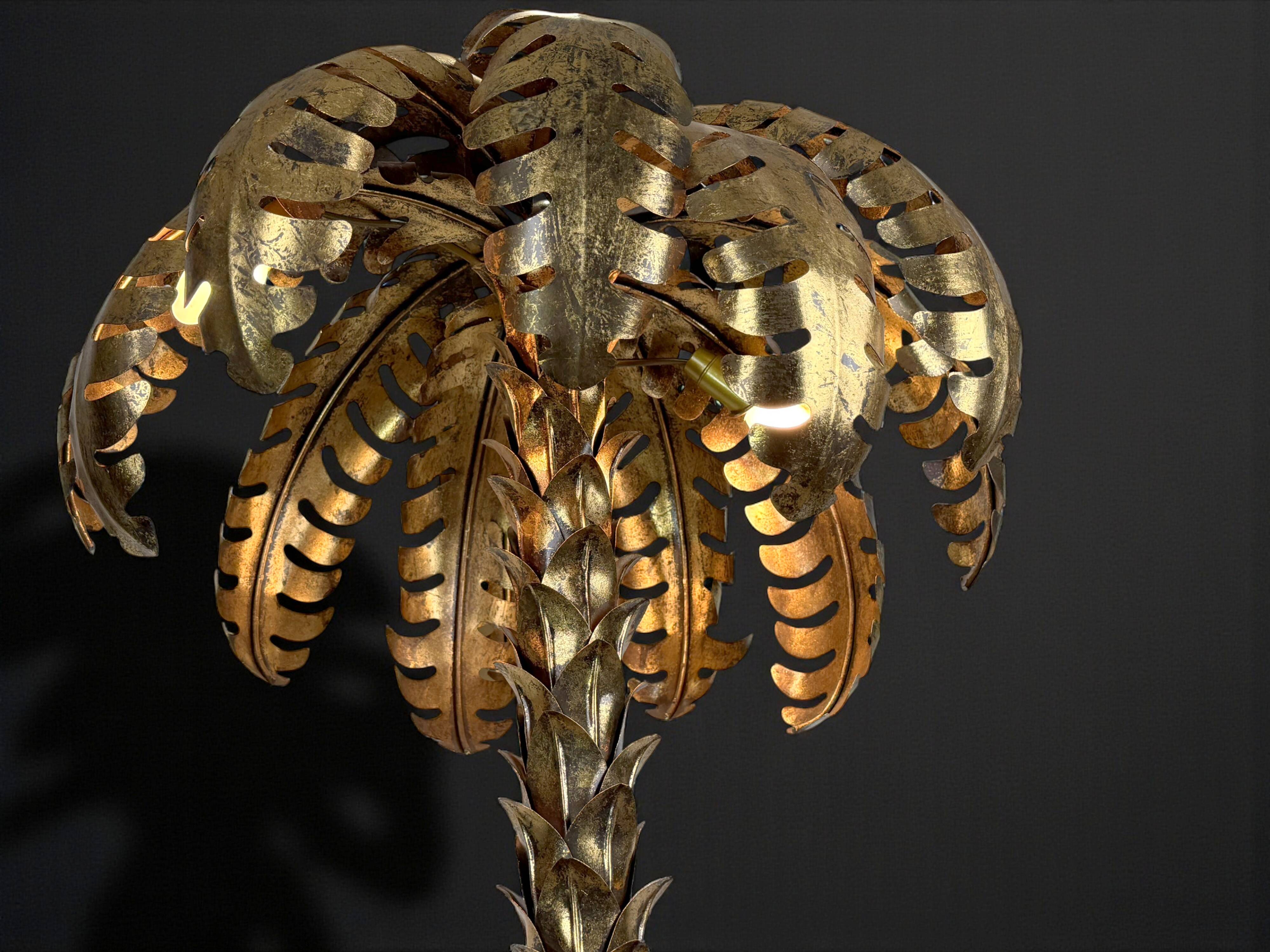 Lampe palmier en metal doré avec socle en plaque de verre style année 70