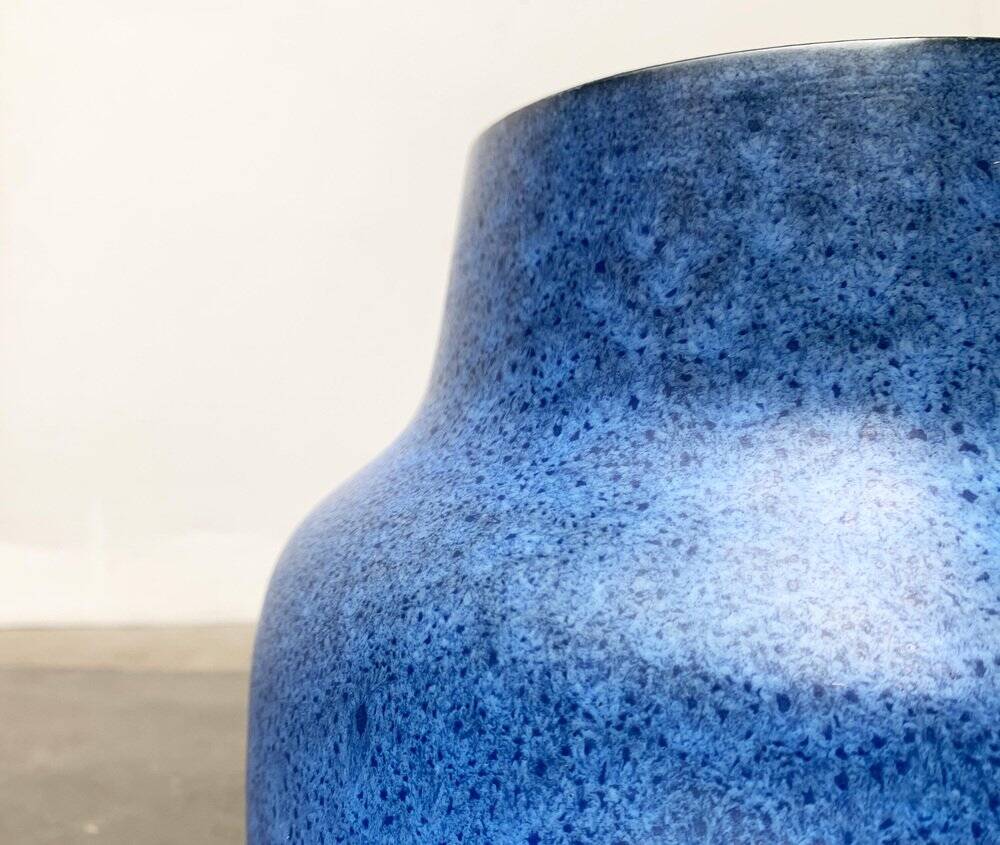 Large blue vase on a German workshop stand from the mid-20th century by Bückeburg Keramik, 1960s.
