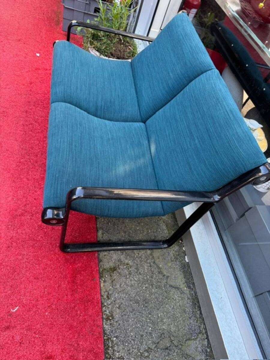 Bruce Hannah & Andrew Morrison: Knoll Sofa